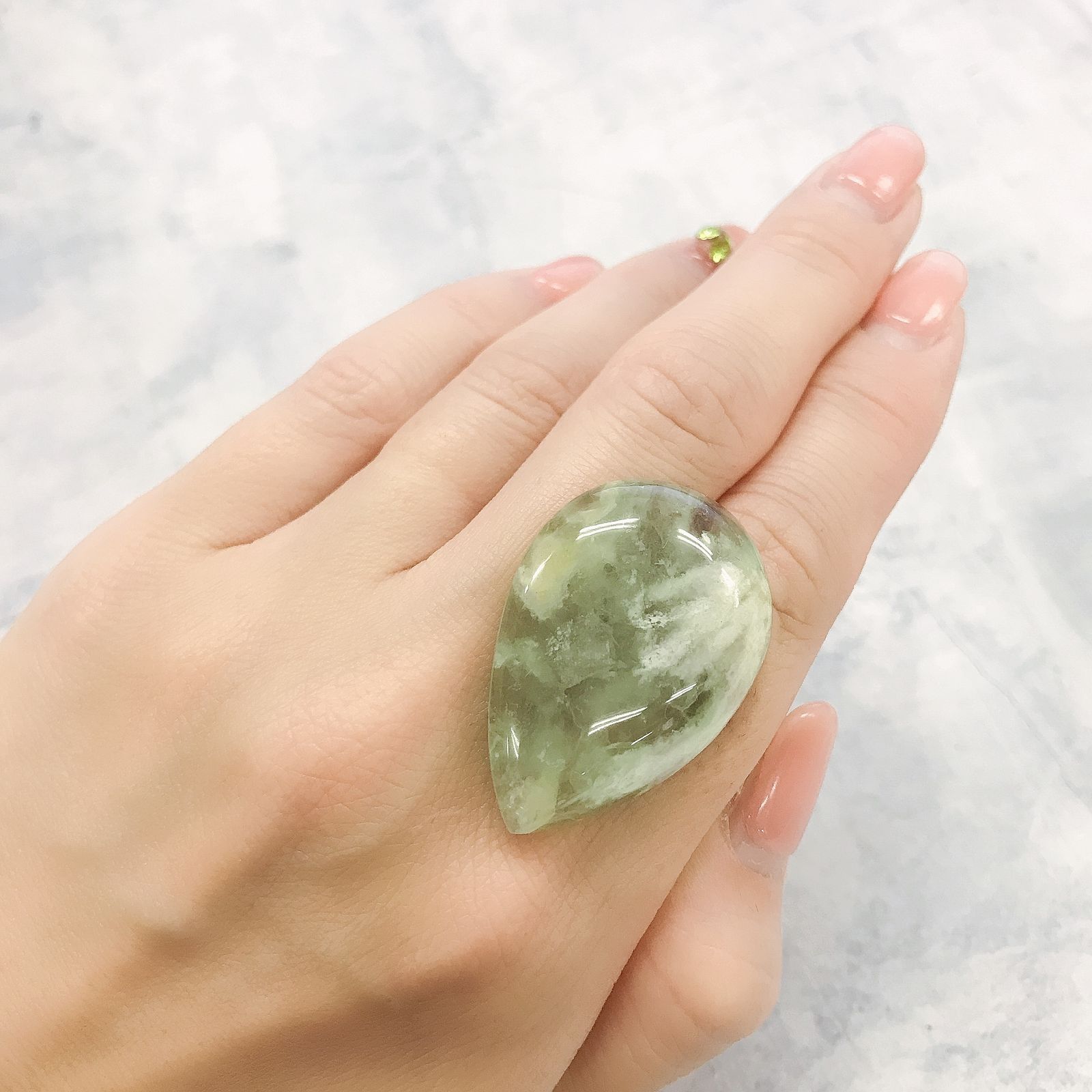 エンジェルフェザーフローライト 中国産 62.17ct[220415677]35.4x24.4mm前後