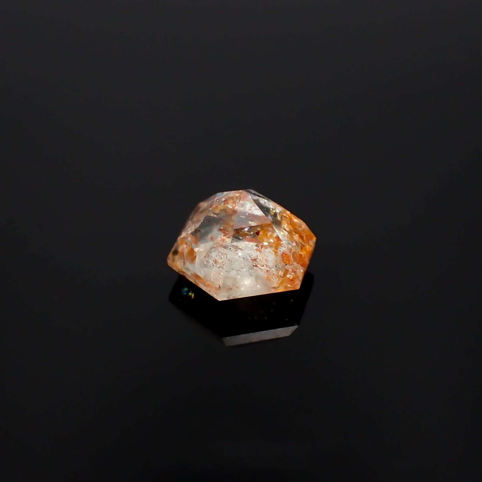 ◇ヘキサゴンカット◇イリュージョンサンストーン タンザニア産 1.32ct / 6.8x6.6mm前後 [230320952]