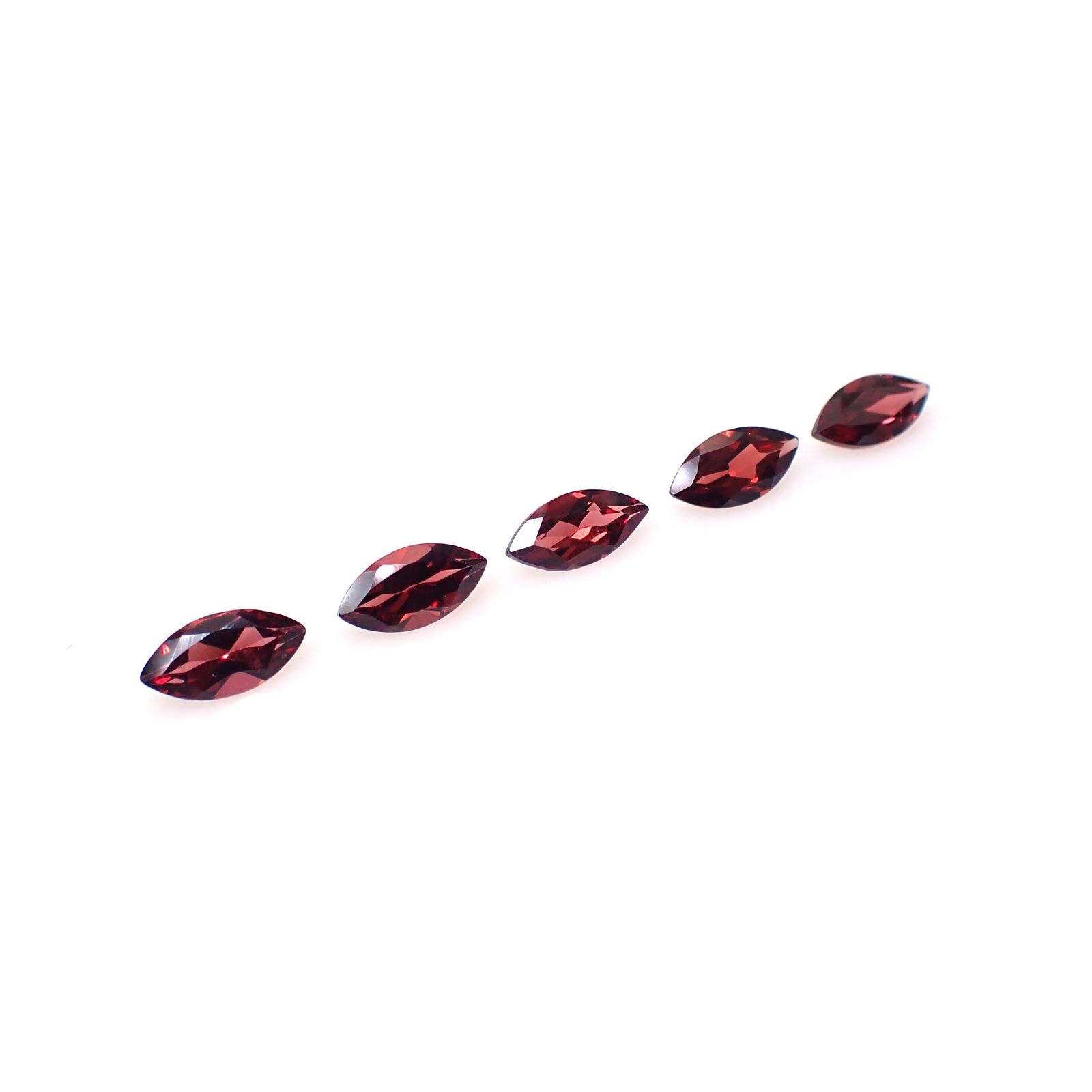 <ランダムセレクト1個販売>パイラルスパイトガーネット モザンビーク産 約0.40ct [250129789-PAC]7x3.5mm前後