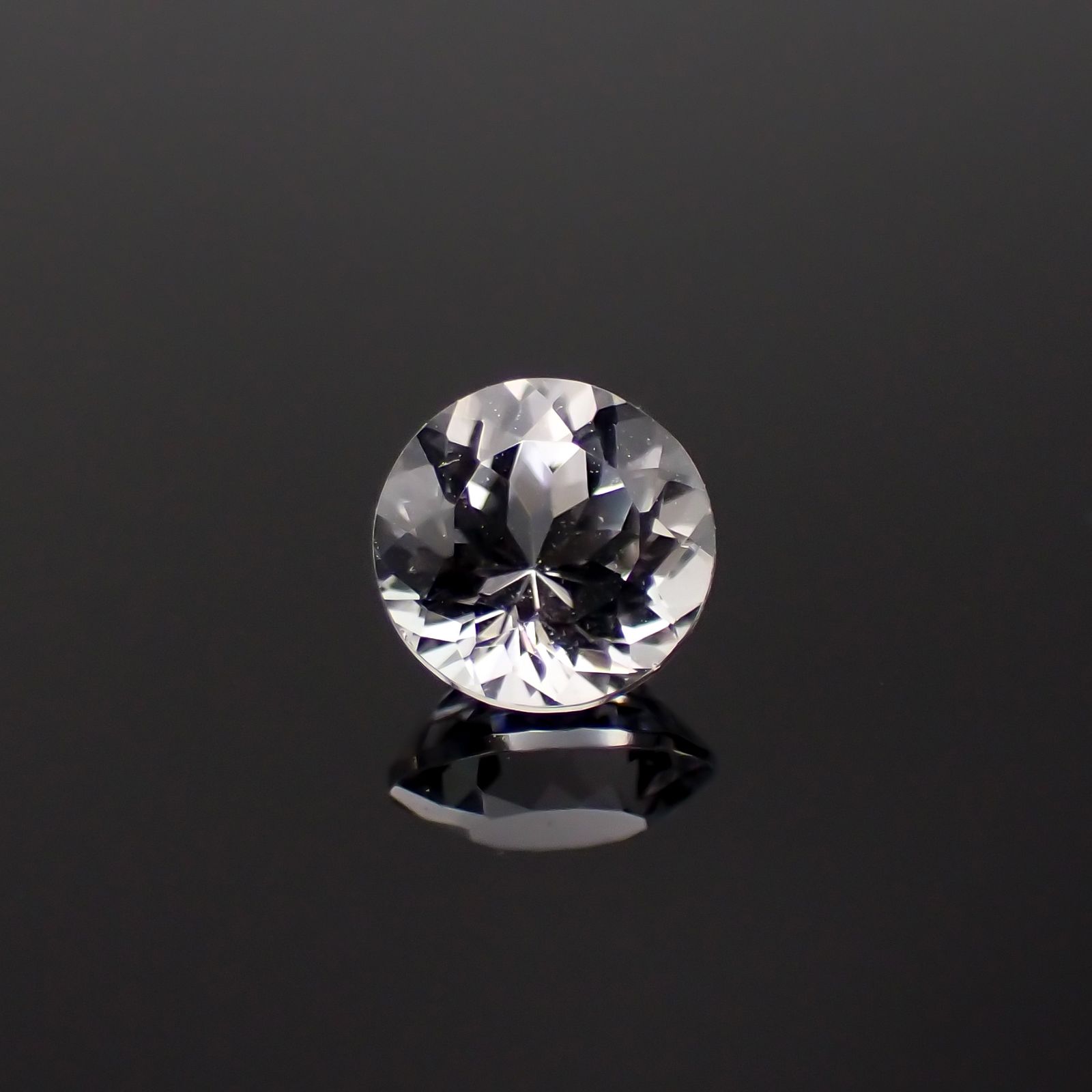 ダンビュライト(宝石名ダンブライト)メキシコ産 0.48ct 識別済[230722601]5x4.9mm前後