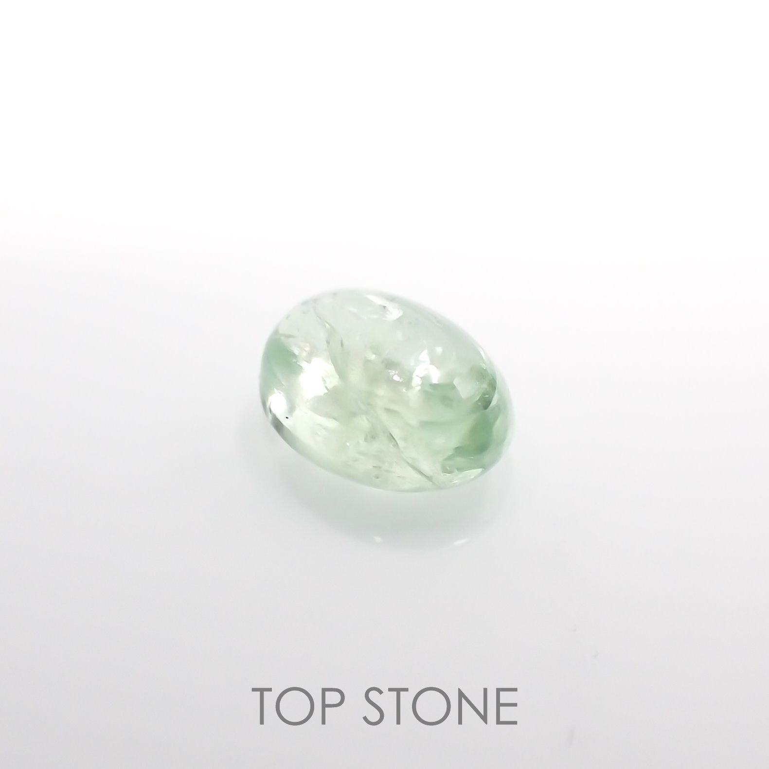 ミントガーネット(宝石名グロッシュラー・ガーネット)タンザニア産 1.16ct 識別済[220917752]6.8x5mm前後