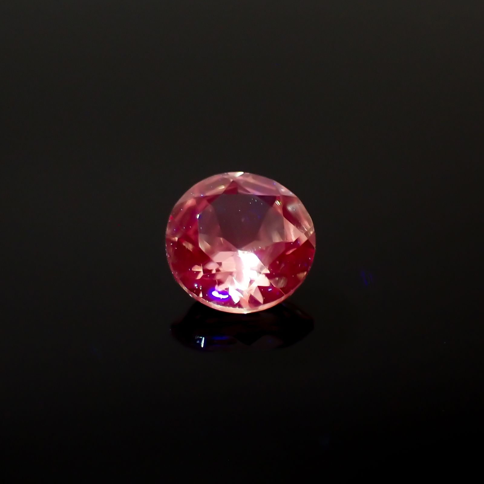 ドラゴンガーネット タンザニア産 0.43ct[231023691]4.6x4.6mm前後
