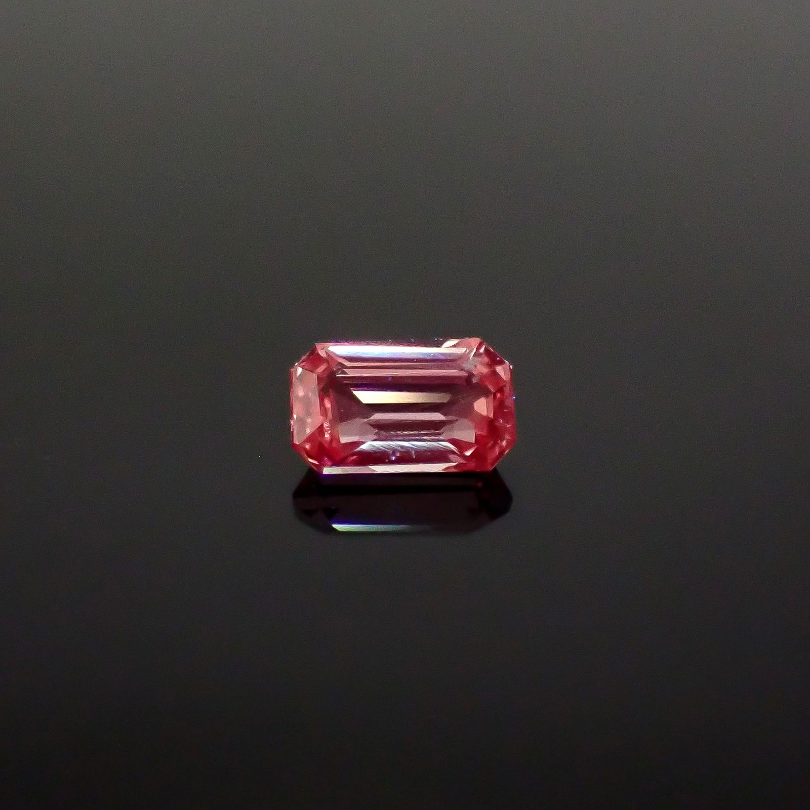 パパラチャサファイア 非加熱(宝石名サファイア/別名パパラチャ・サファイア)スリランカ/マダガスカル産 GIA鑑付 0.41ct / 5.08x3.08mm前後 [260131618]