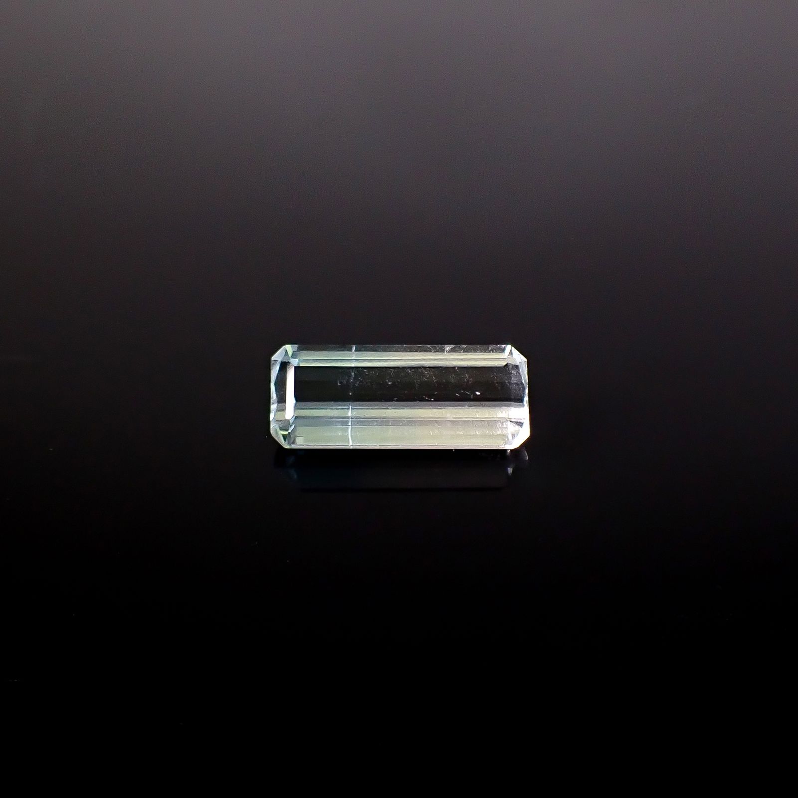 バイカラートパーズ 非加熱 ブラジル産 6.41ct / 16.6x6.8mm前後 [260331797]