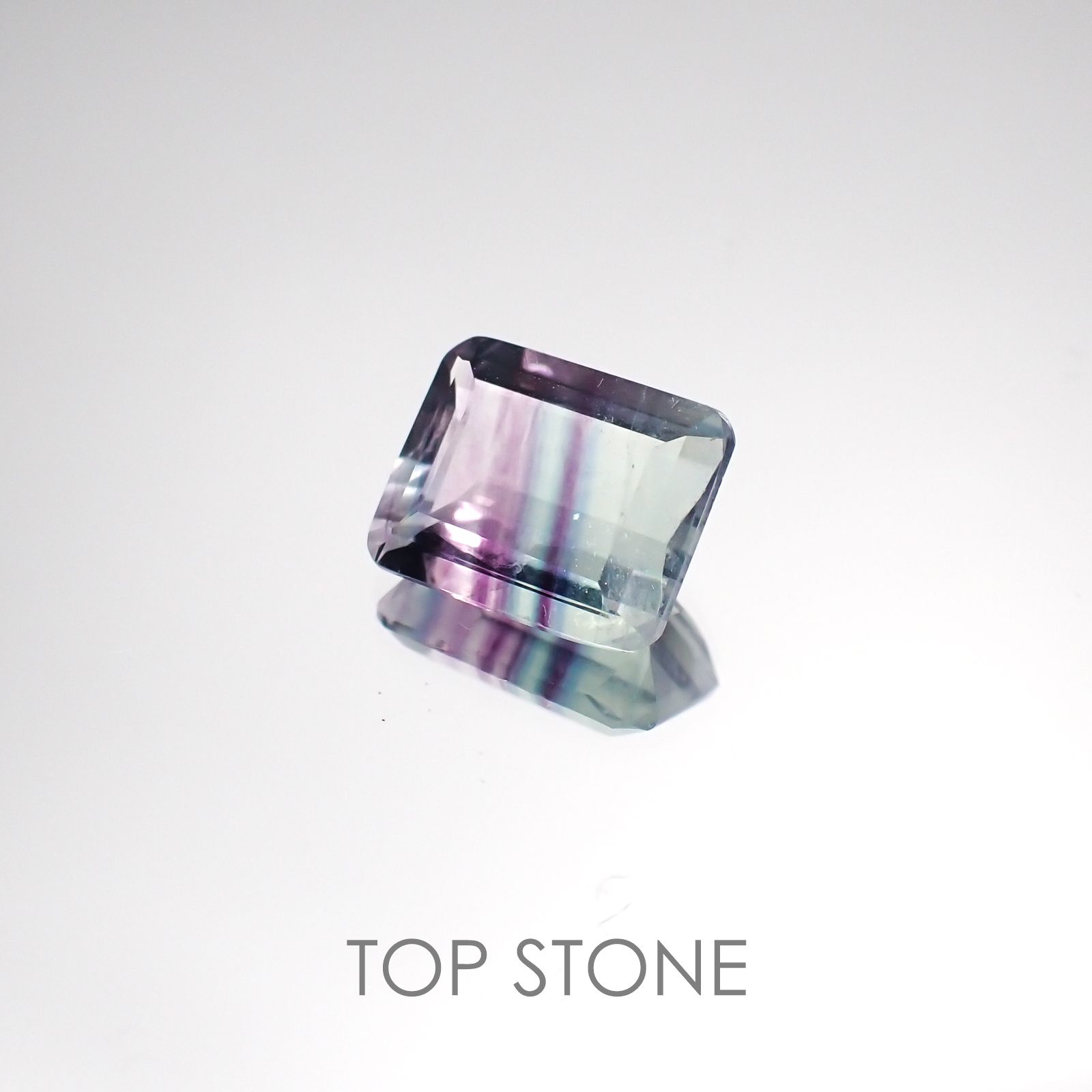 バイカラーフローライト ブラジル産 ルース 3.59ct[21028520]10.2×8.1mm前後