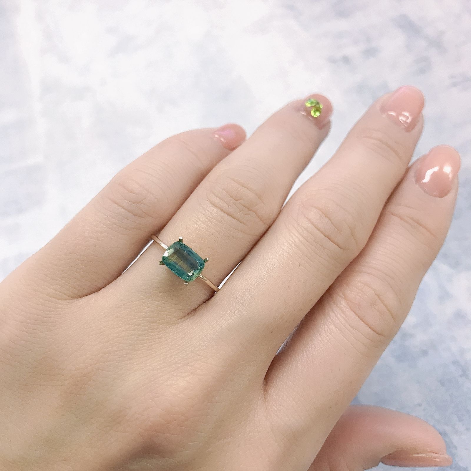 バイカラーカイヤナイト(宝石名カイヤナイト)ネパール産 1.29ct 識別済[220115376]7.5x5.3mm前後