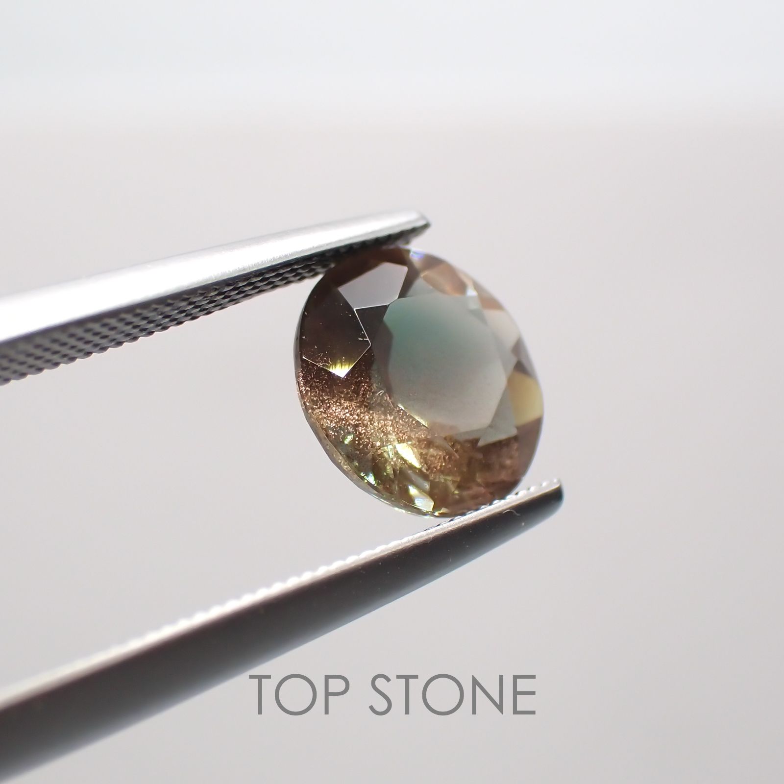バイカラーオレゴンサンストーン アメリカ産 ルース 1.61ct[210310353]8.1×8mm前後