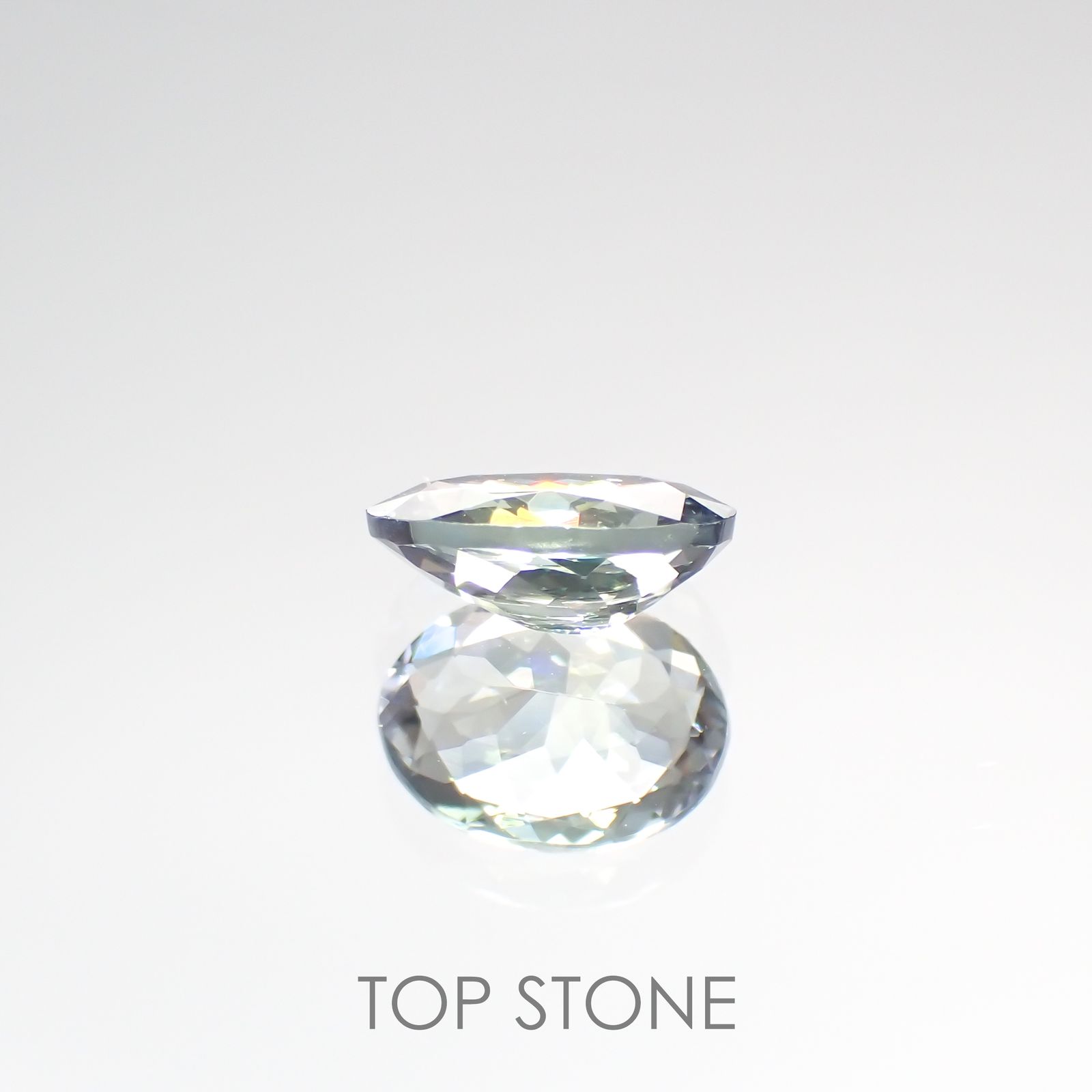 バイカラータンザナイト(宝石名バイカラー・ゾイサイト) タンザニア産 1.09ct 識別済[210812643]7.8×5.9mm前後