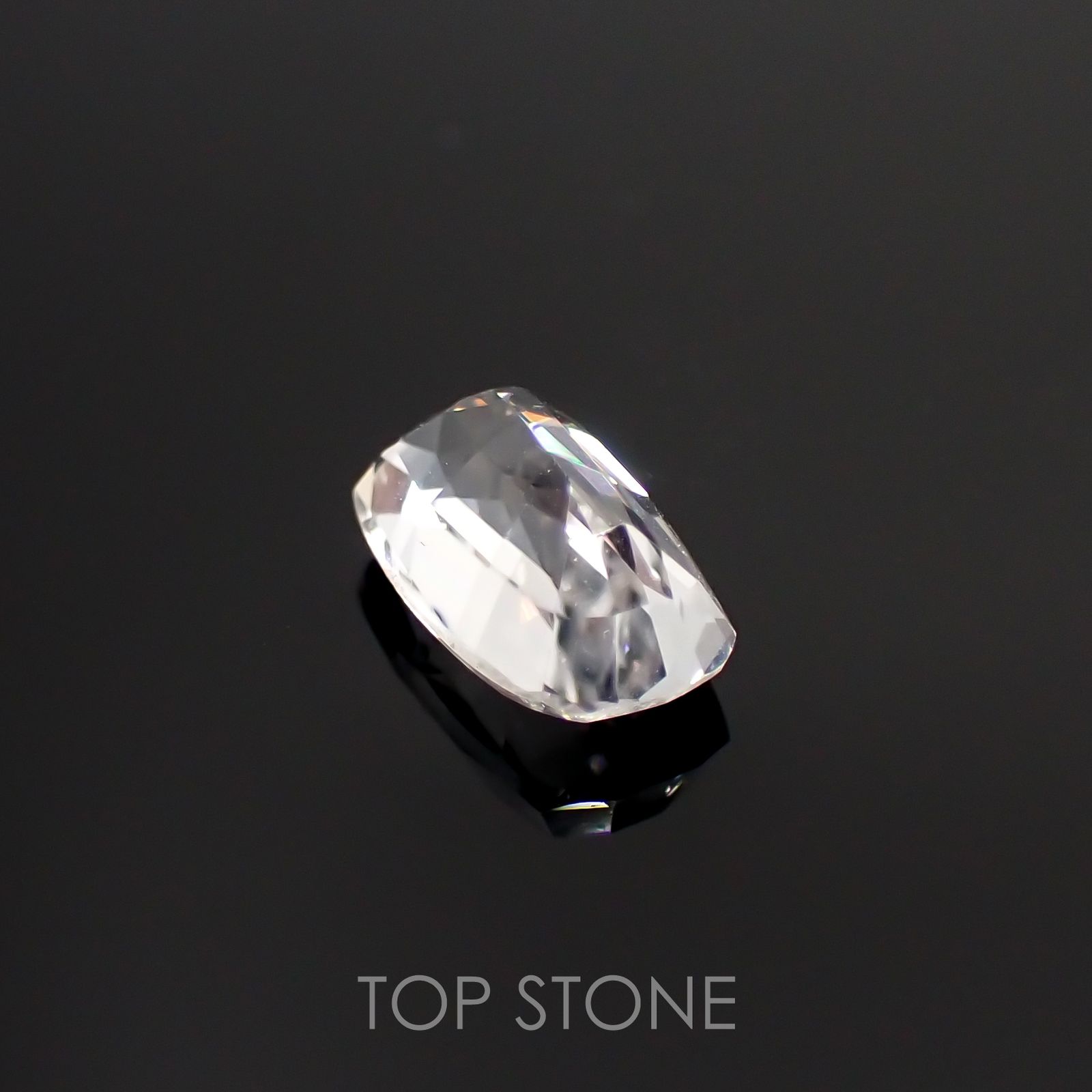 フェナカイト(宝石名フェナカイト) ブラジル産 1.42ct 識別済[210912700]8.4×5.1mm前後