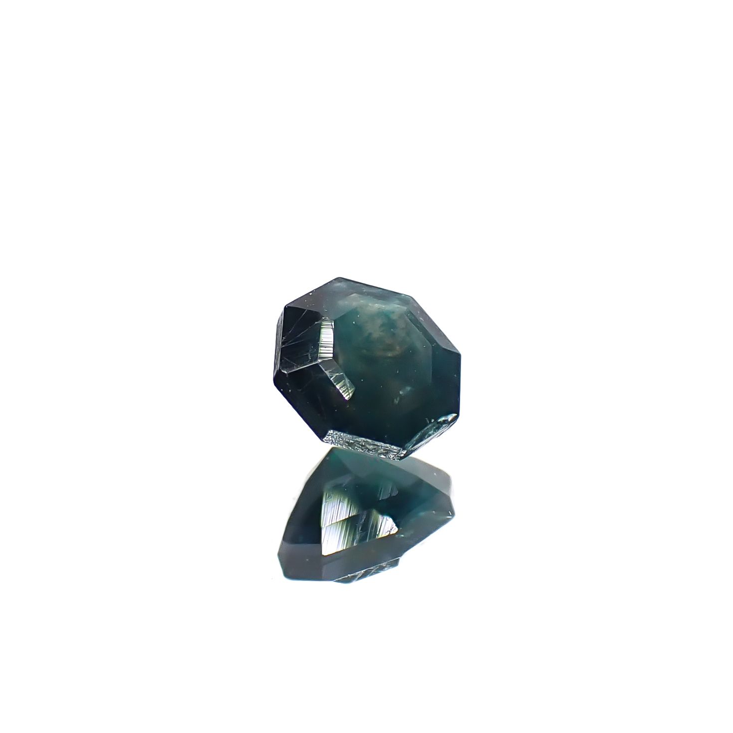 ◇オクタゴンカット◇グランディディエライト(宝石名グランディディエライト)マダガスカル産 0.34ct 識別済[240628316]4.1x4.1mm前後