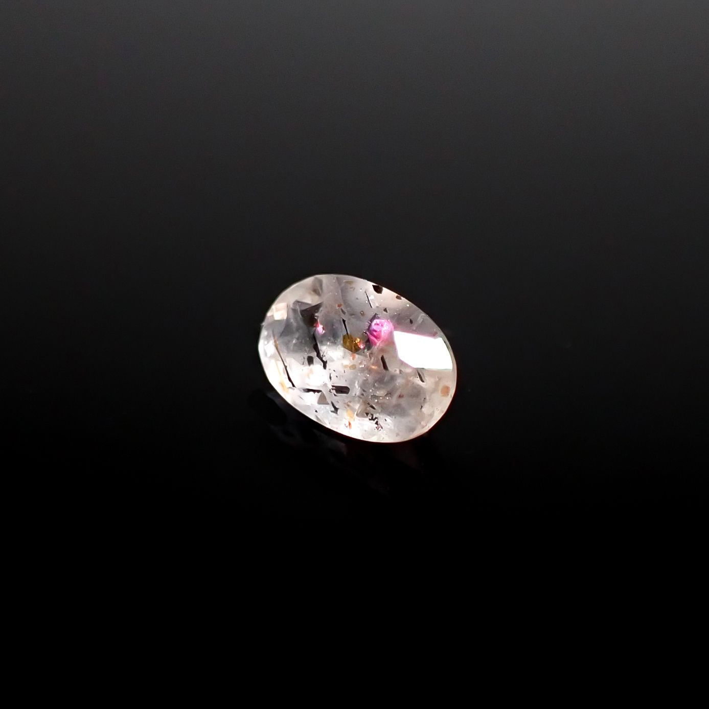 レインボーラティスサンストーン オーストラリア産 0.23ct [250229854]5.1x3.3mm前後