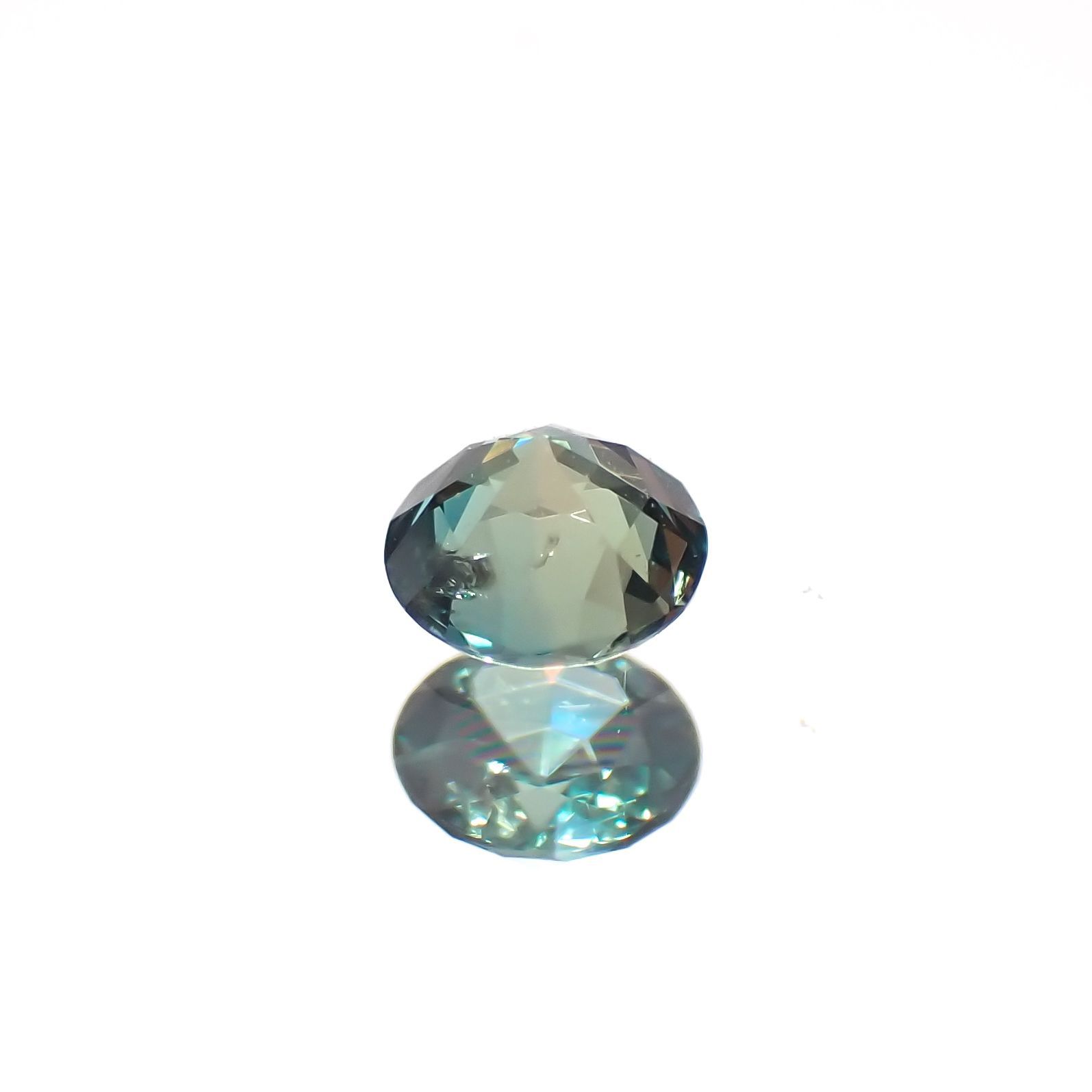 アレキサンドライト(宝石名アレキサンドライト)ブラジル産/EmeraldMains社製 0.125ct ソ付(彩珠)[220516022]3.1x3mm前後