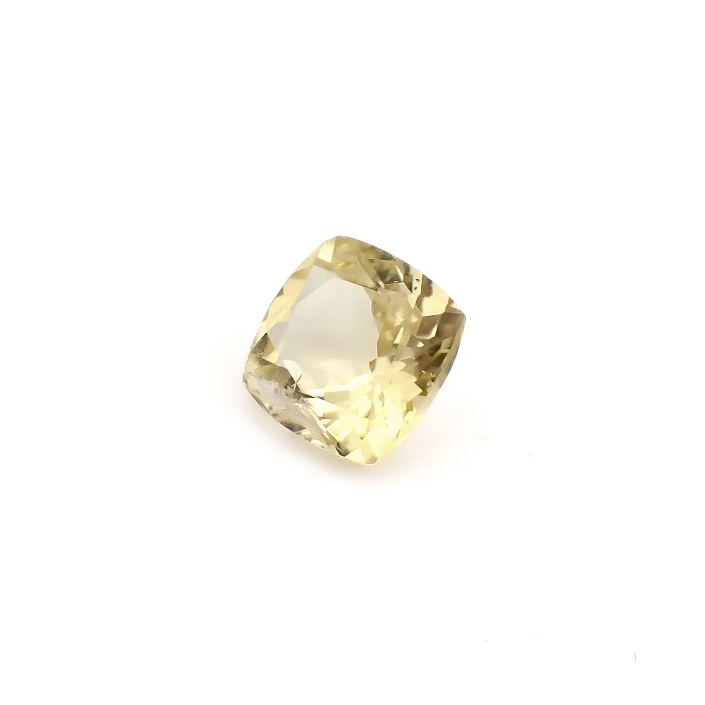 イエロートルマリン モザンビーク/コンゴ産 1.39ct / 7.1x7mm前後 [260933190]