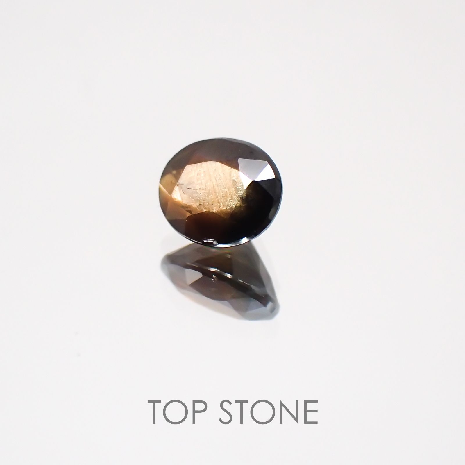 ゴールドシーンサファイア(宝石名シーン・サファイア) ケニア産 0.64ct 識別済[20129276]5.4×4.5mm前後