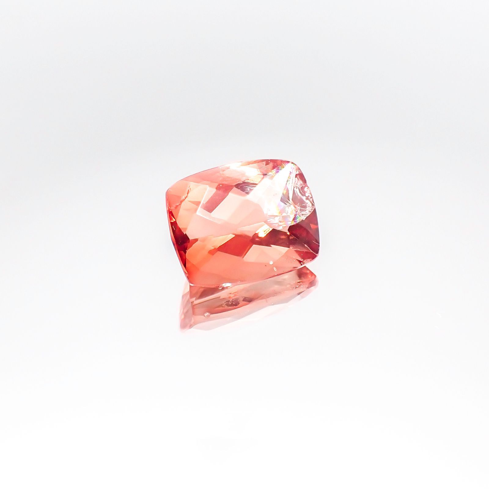 ◇チェッカーカット◇オレンジフローライト フルオレッセンス(宝石名オレンジ・フルオライト)ブラジル産 5.08ct 識別済[231024010]11.7x9.2mm前後