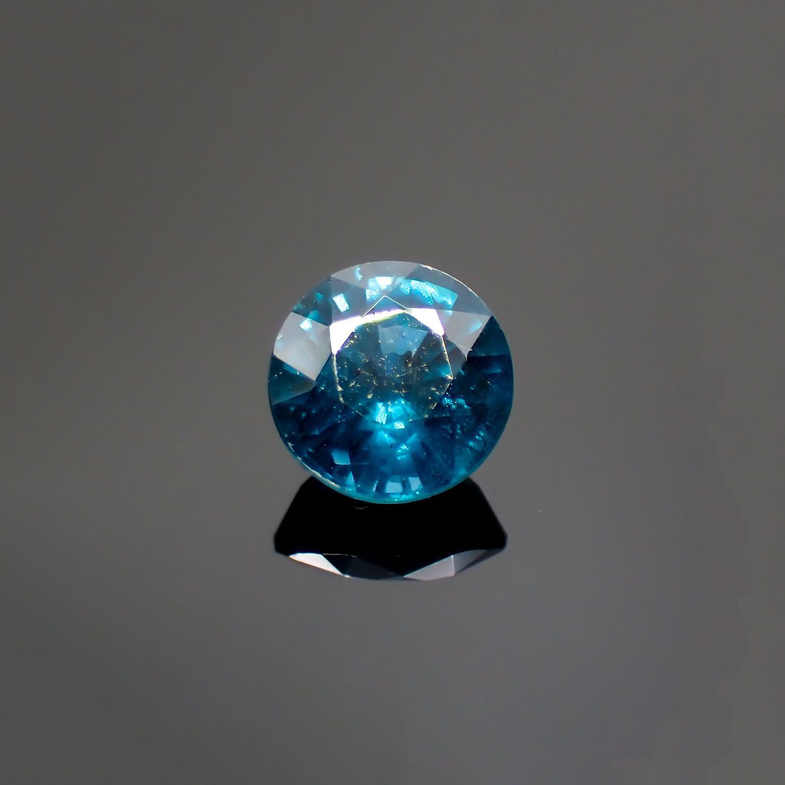オーシャンブルーカイヤナイト(宝石名カイヤナイト) インド・オリッサ州産 1.70ct 識別済[210912368]6.8×6.8mm前後