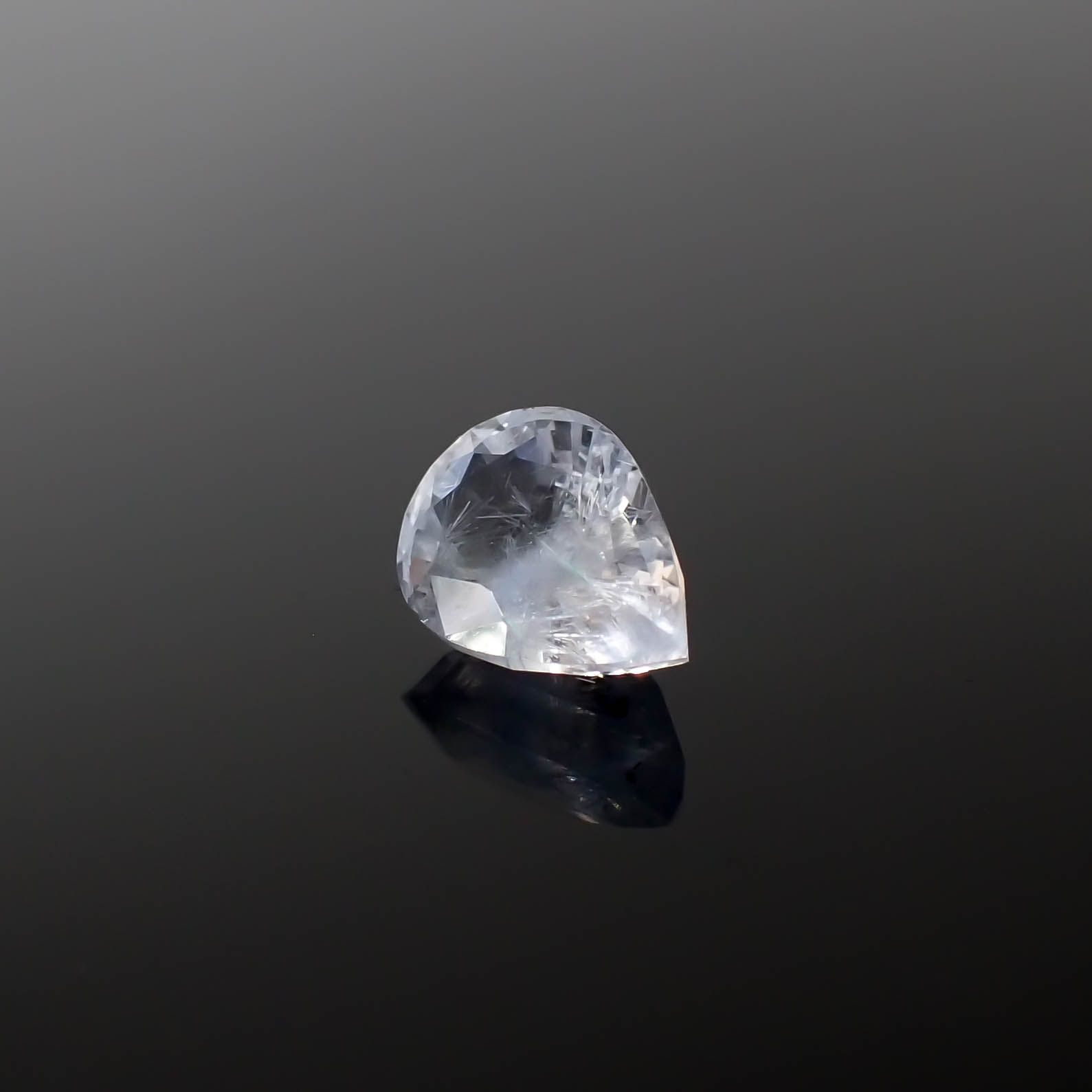 デュモルチェライトインクォーツ ブラジル産 1.75ct[240125654]9.4x6.8mm前後