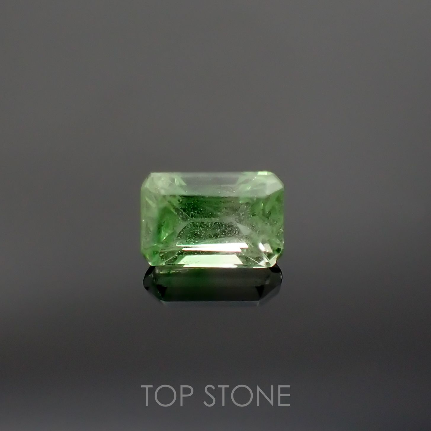 バイカラーツァボライト(宝石名グリーン グロッシュラー・ガーネット) タンザニア産 0.86ct 識別済[210711575]6×3.9mm前後