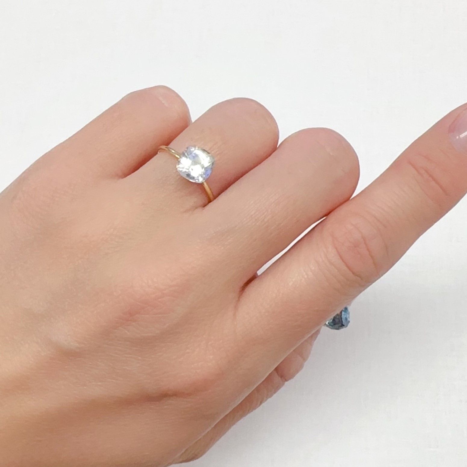 レインボームーンストーン(宝石名ラブラドライト)マダガスカル産 1.509ct ソ付(彩珠)[240326940]7.2x7.2mm前後