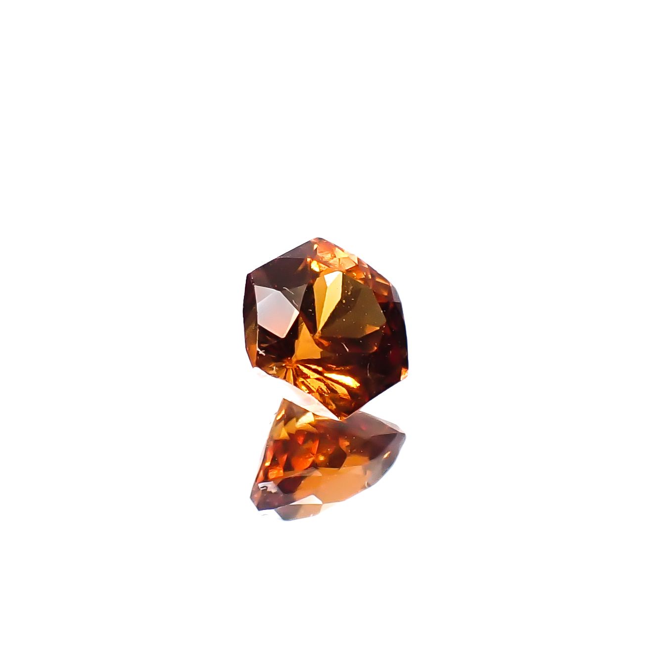 ◇ヘキサゴンカット◇ヘソナイトガーネット(宝石名ヘソナイト・ガーネット)スリランカ産 0.75ct 識別済[241129444]5x5mm前後