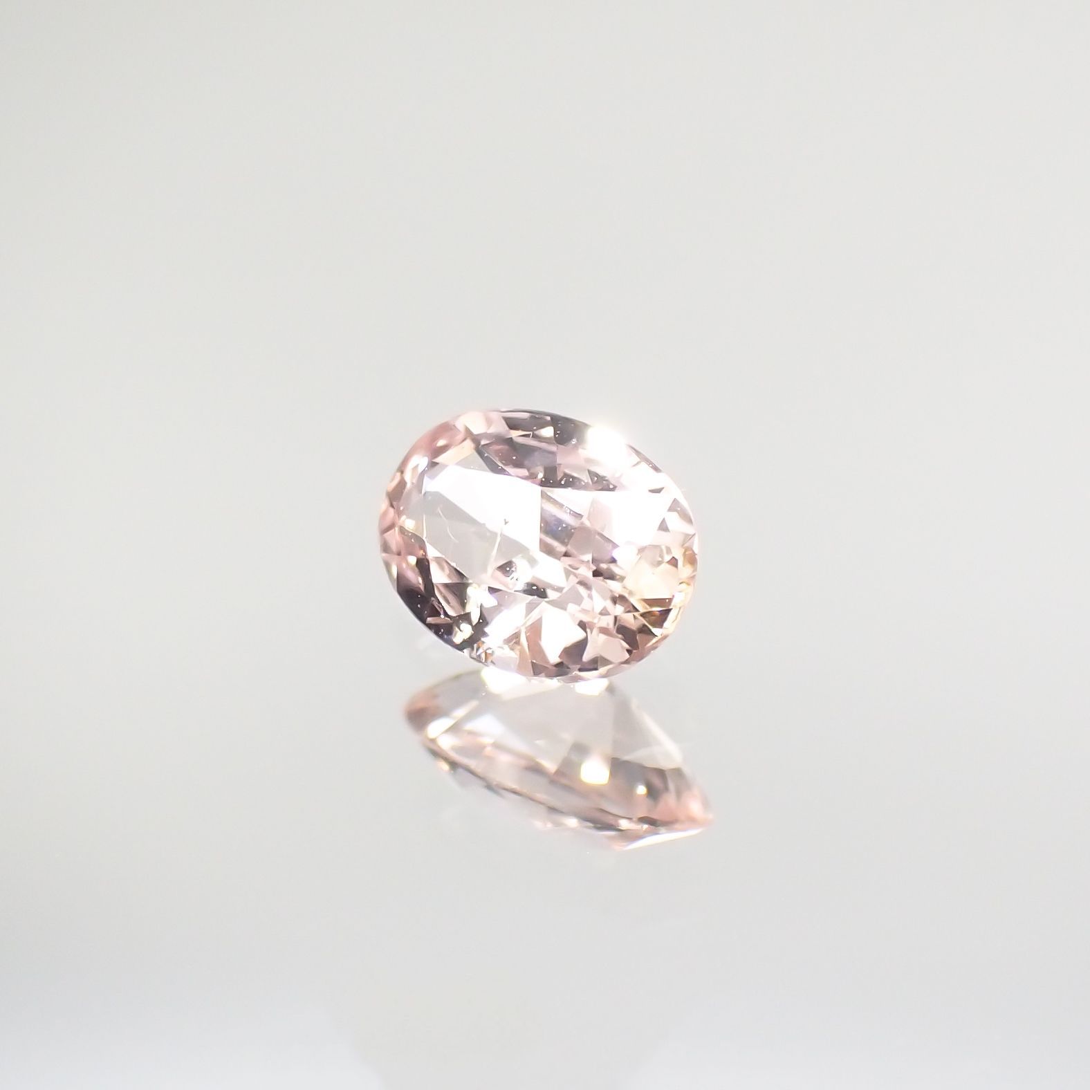 ピンクサファイア(宝石名ピンク・サファイア) マダガスカル/スリランカ産 0.35ct 識別済[210712552]4.9×3.6mm前後