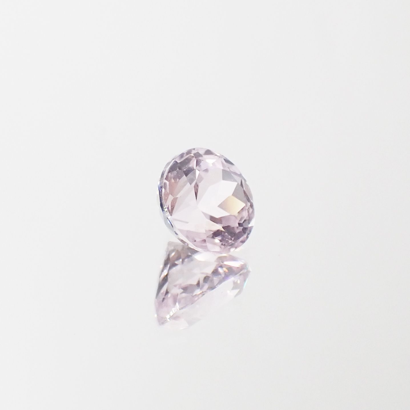 クンツァイト アフガニスタン産 0.91ct[231224770]5.8x5.7mm前後