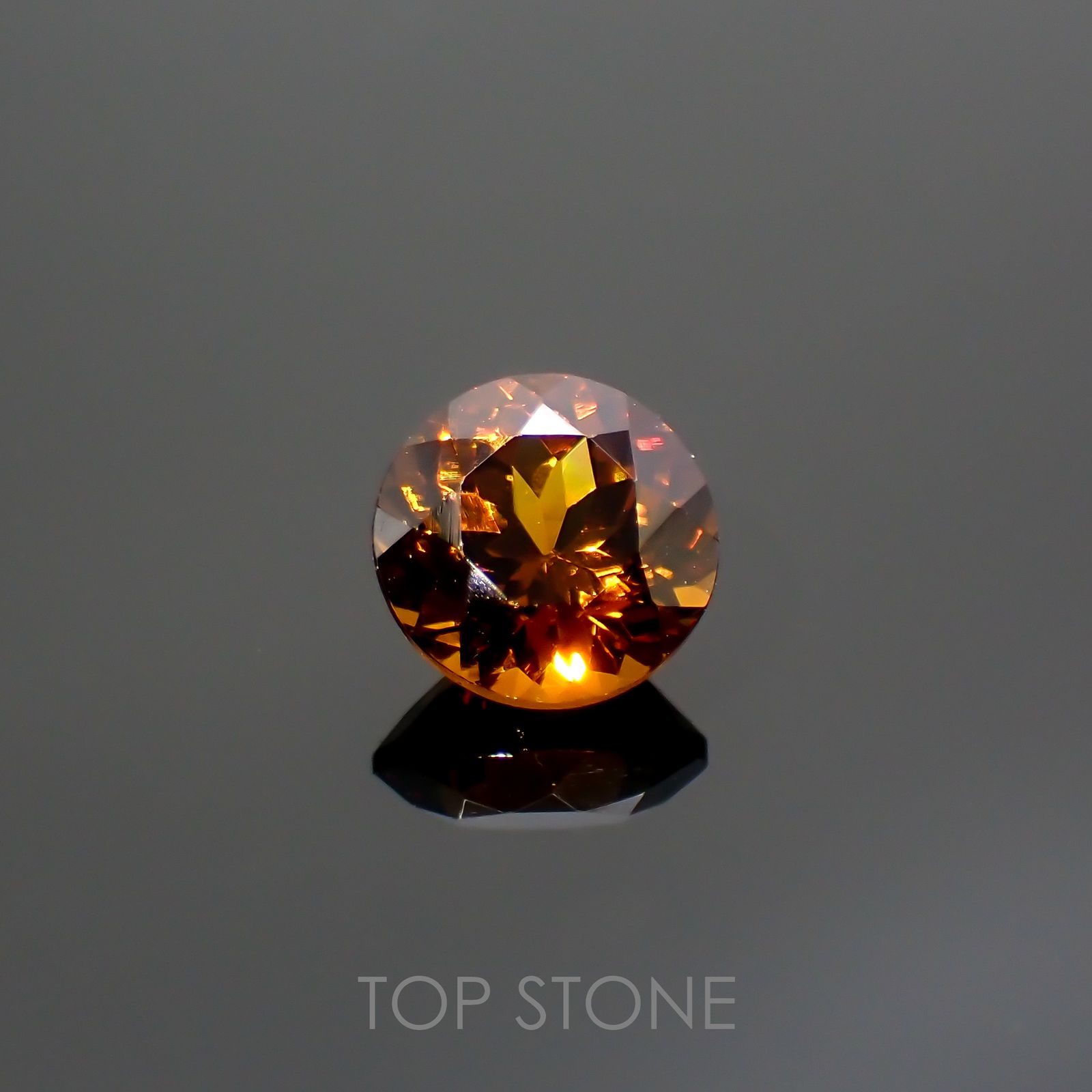 グロッシュラーアンドラダイトガーネット(宝石名グロッシュラー/アンドラダイト・ガーネット)ナミビア産 1.67ct 識別済[220114314]6.9x6.9mm前後