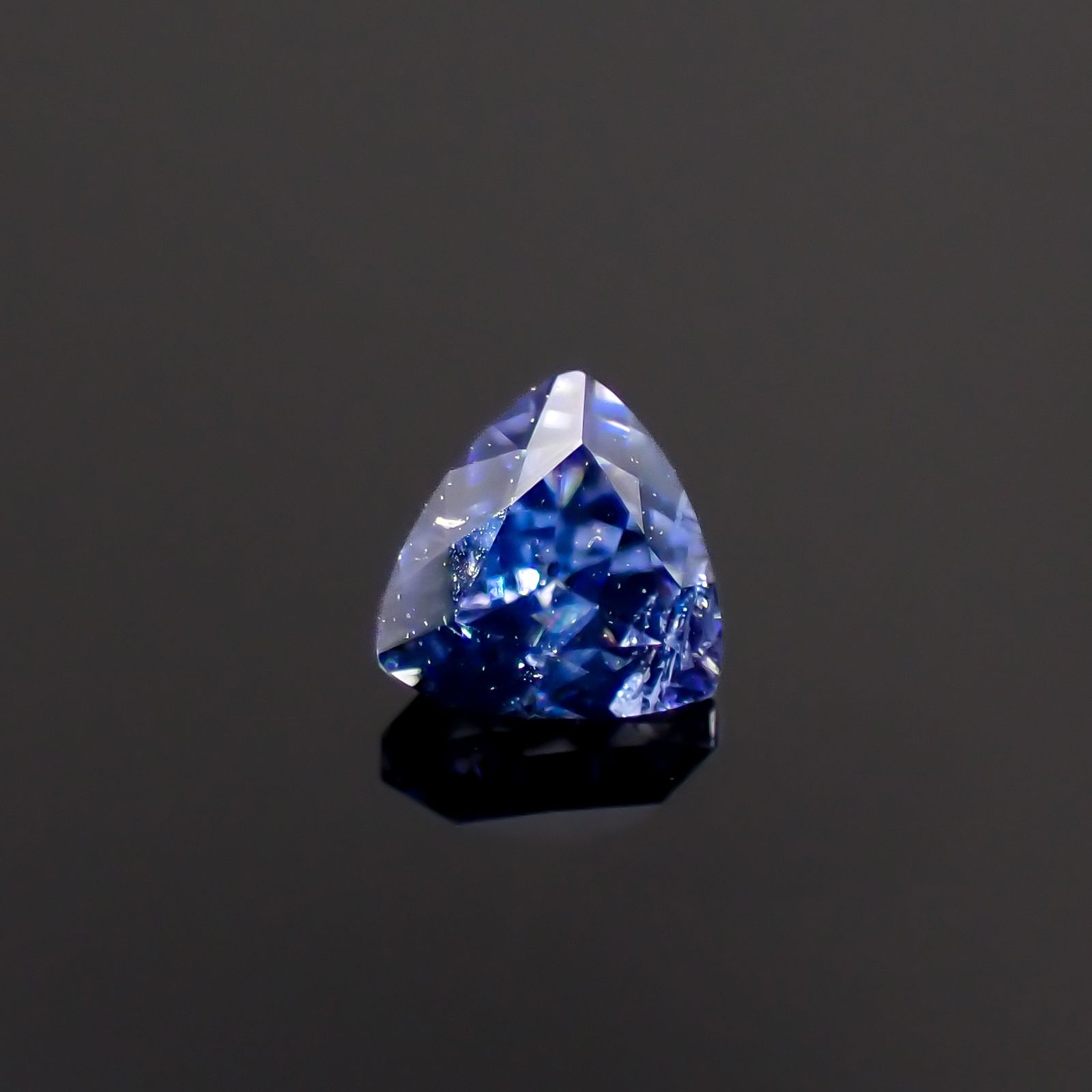 ベニトアイト アメリカ・カリフォルニア州産 0.071ct[230823212]2.4x2.5mm前後