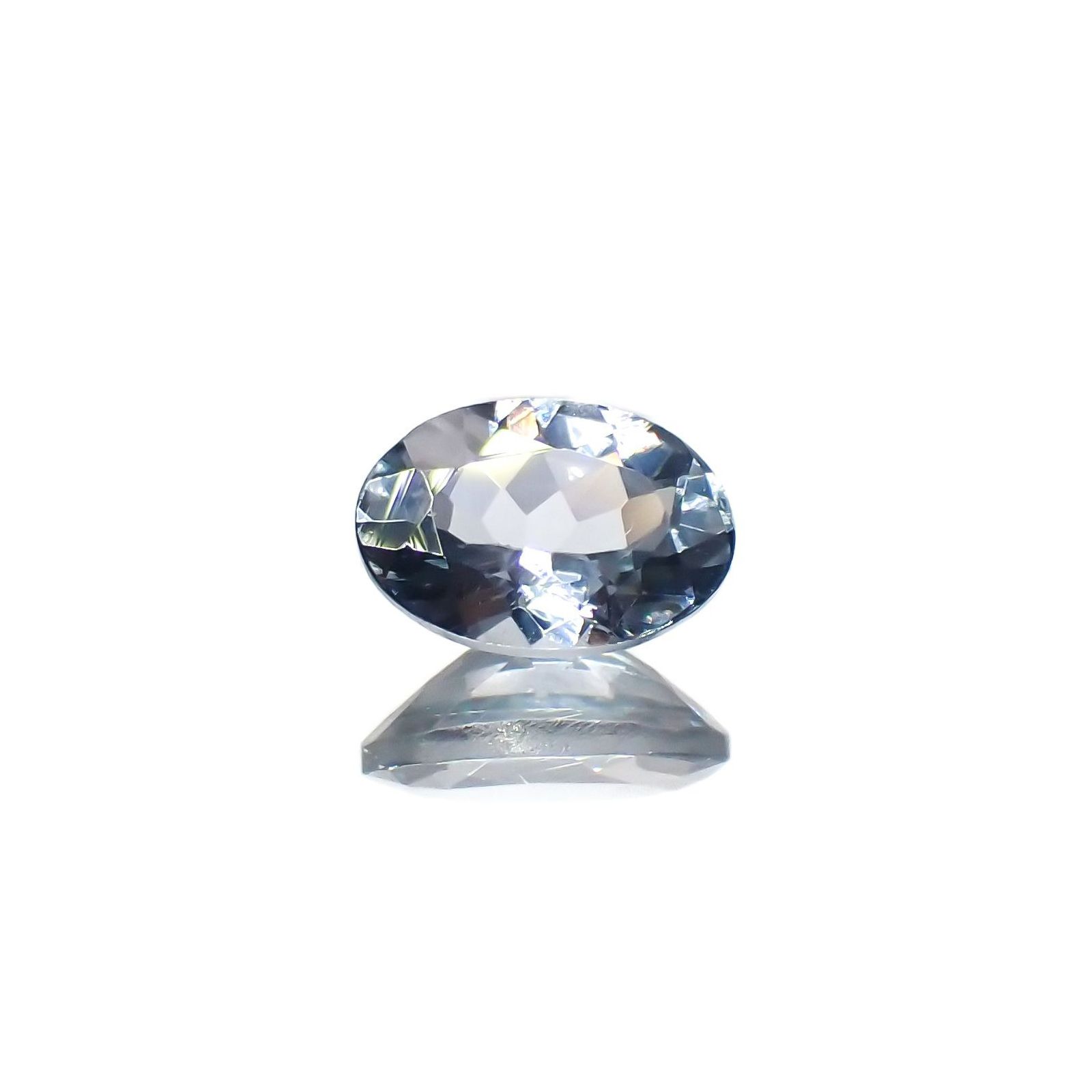 グレースピネル タンザニア産 0.59ct / 6.1x4.2mm前後 [251021544]