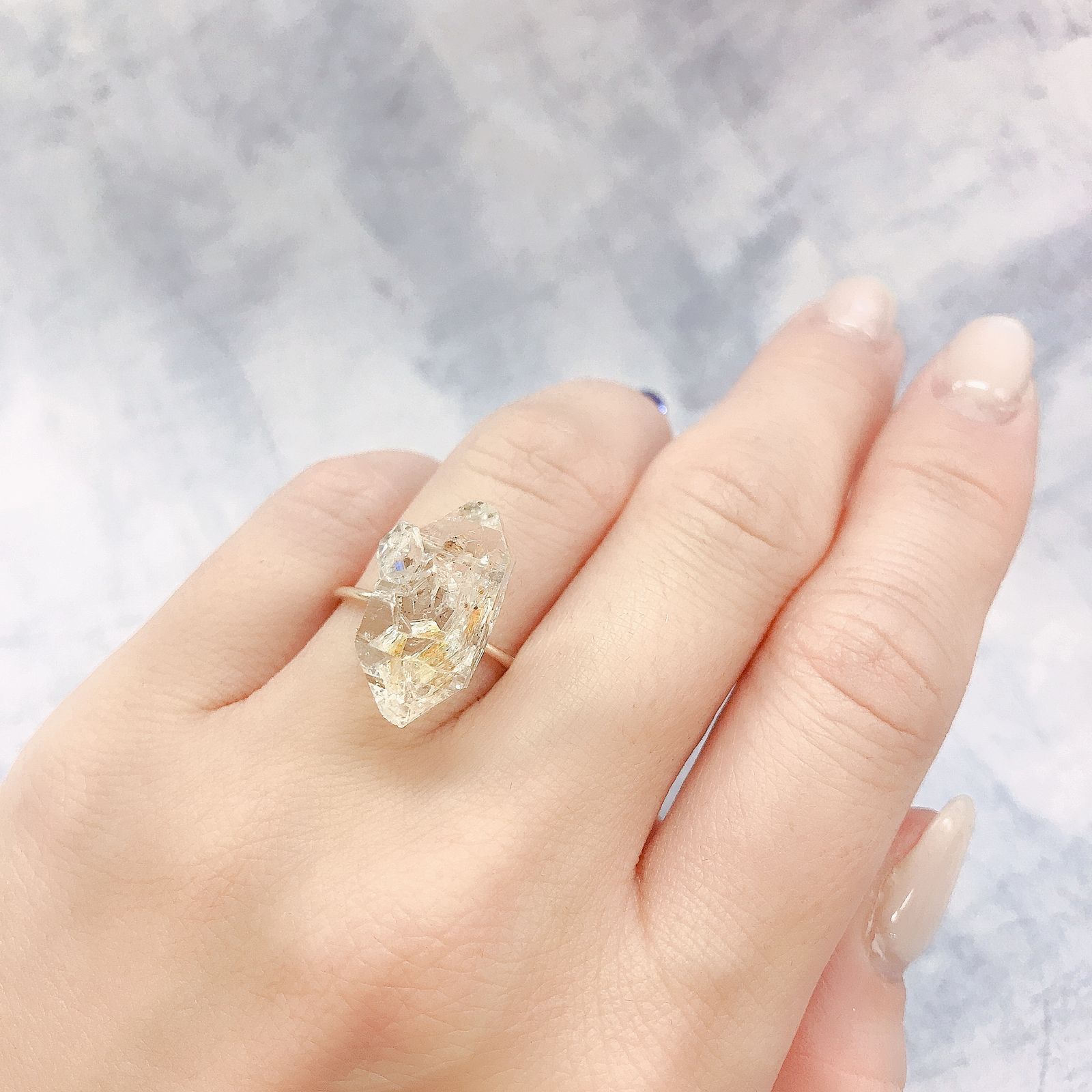 オイルインクォーツ 原石パキスタン産 10.48ct[220515877]18.7x10.6mm前後