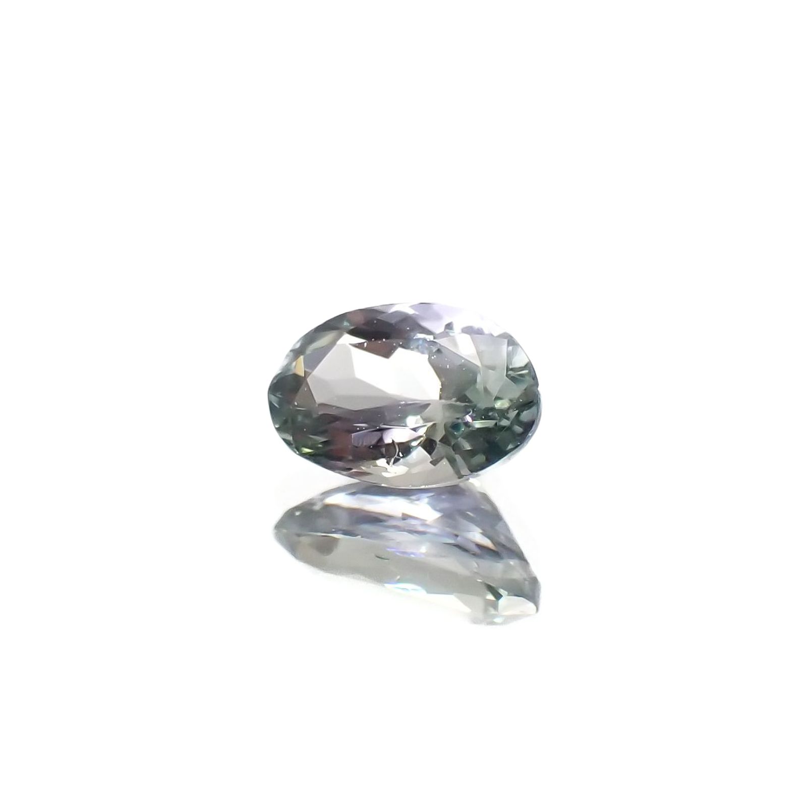 バイカラータンザナイト(宝石名ゾイサイト)タンザニア産 識別済 0.50ct / 6.1x4mm前後 [230421794]