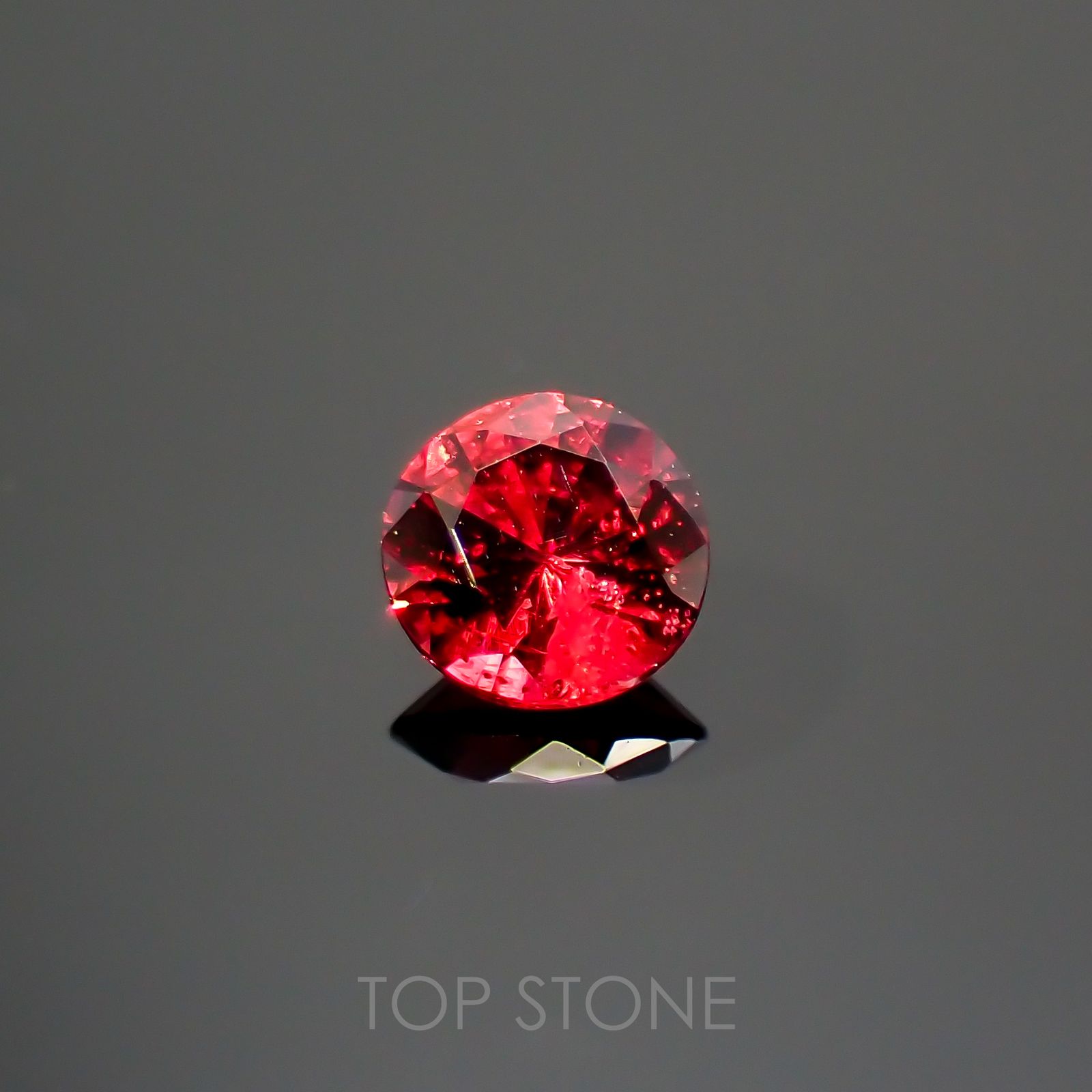 レッドスピネル(宝石名レッド・スピネル)タンザニア産 0.16ct 識別済[220114323]3.3x3.3mm前後