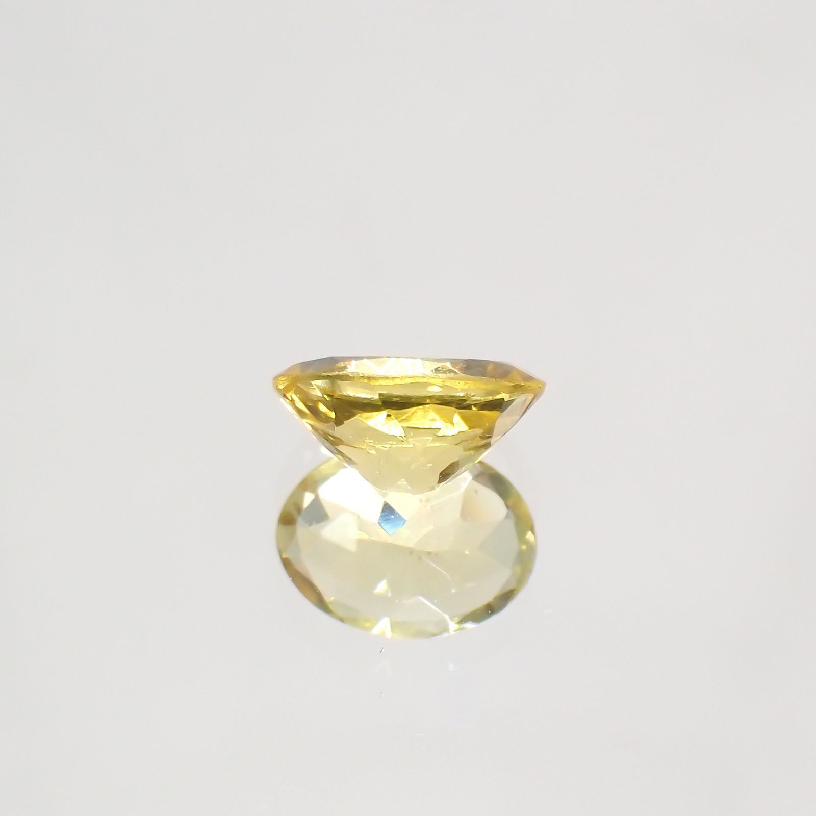 レモンイエローアパタイト(宝石名アパタイト) メキシコ産 1.26ct 識別済[210913231]8.2×6.2mm前後