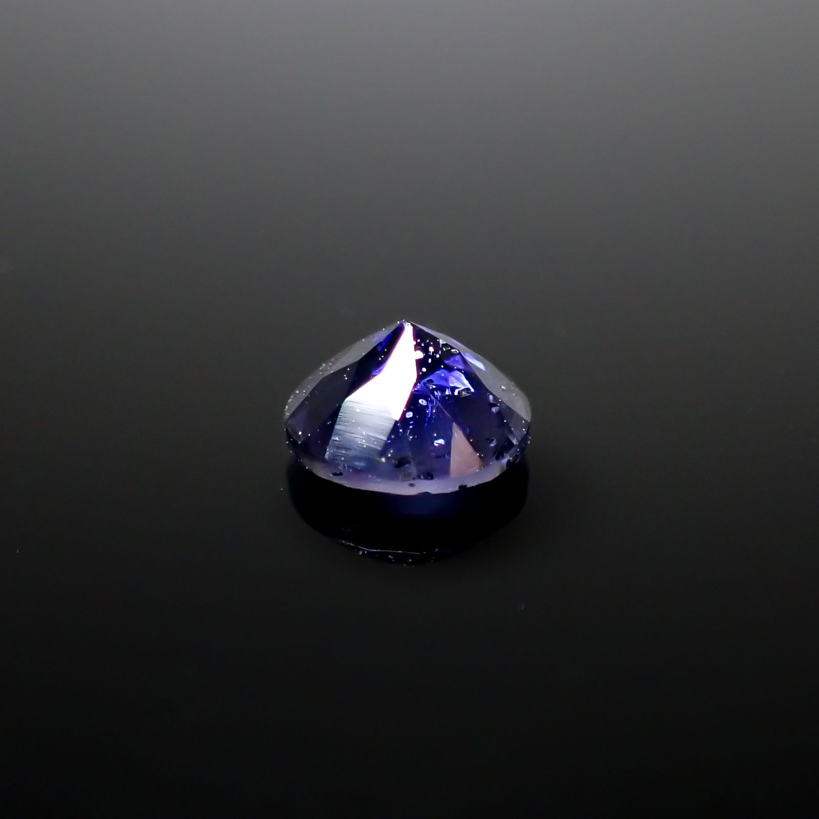 アイオライトサンストーン インド/ブラジル産 0.73ct [250229821]6.2x6.2mm前後
