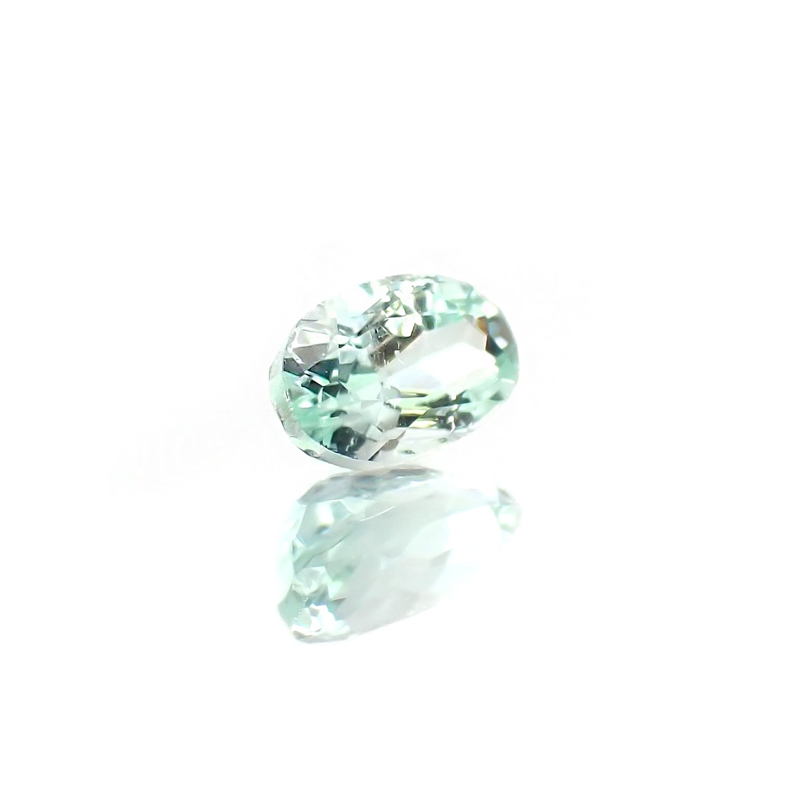 パライバトルマリン モザンビーク産 0.30ct / 5.1x3.1mm前後 [230220374]