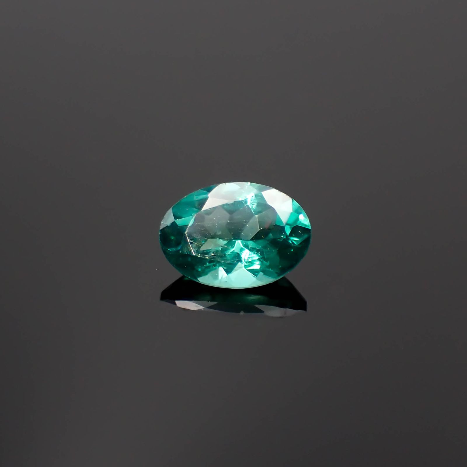 ノーブルモロキサイト マダガスカル産 0.72ct[230321372]6.8x5.1mm前後