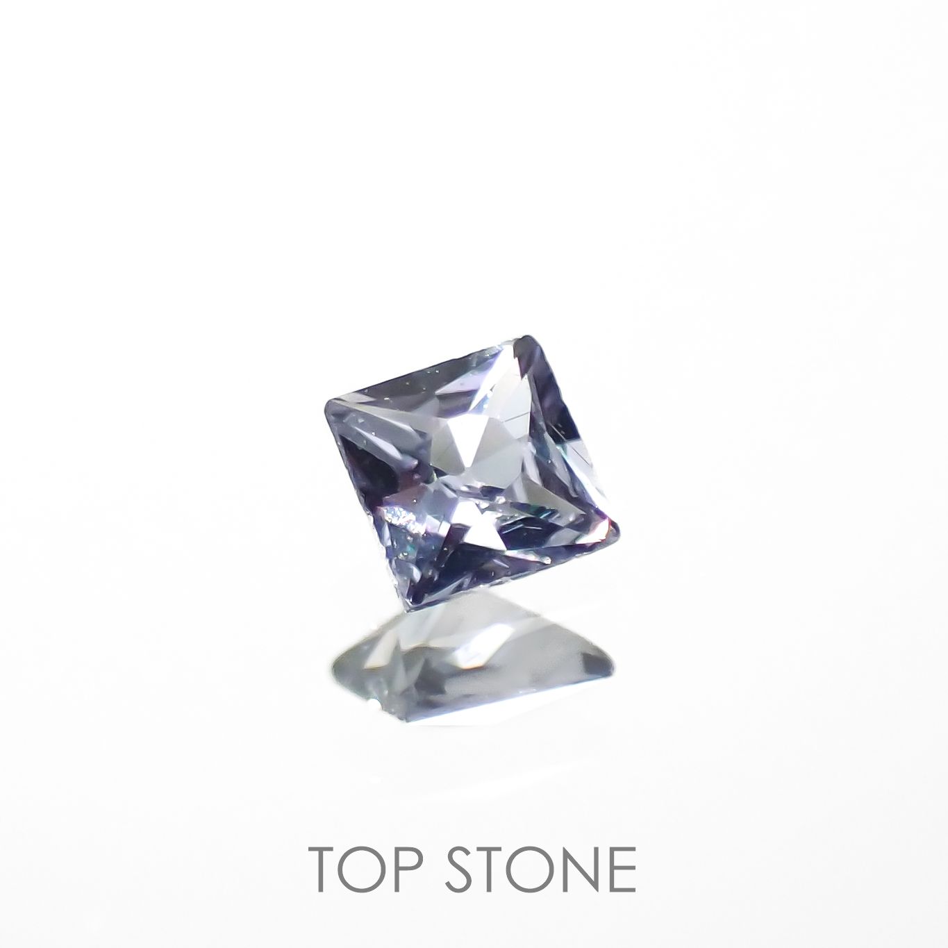 ◇プリンセスカット◇カラーチェンジガーネット アレキタイプ マダガスカル・ベキリー産 0.087ct[230119887]2.4x2.4mm前後