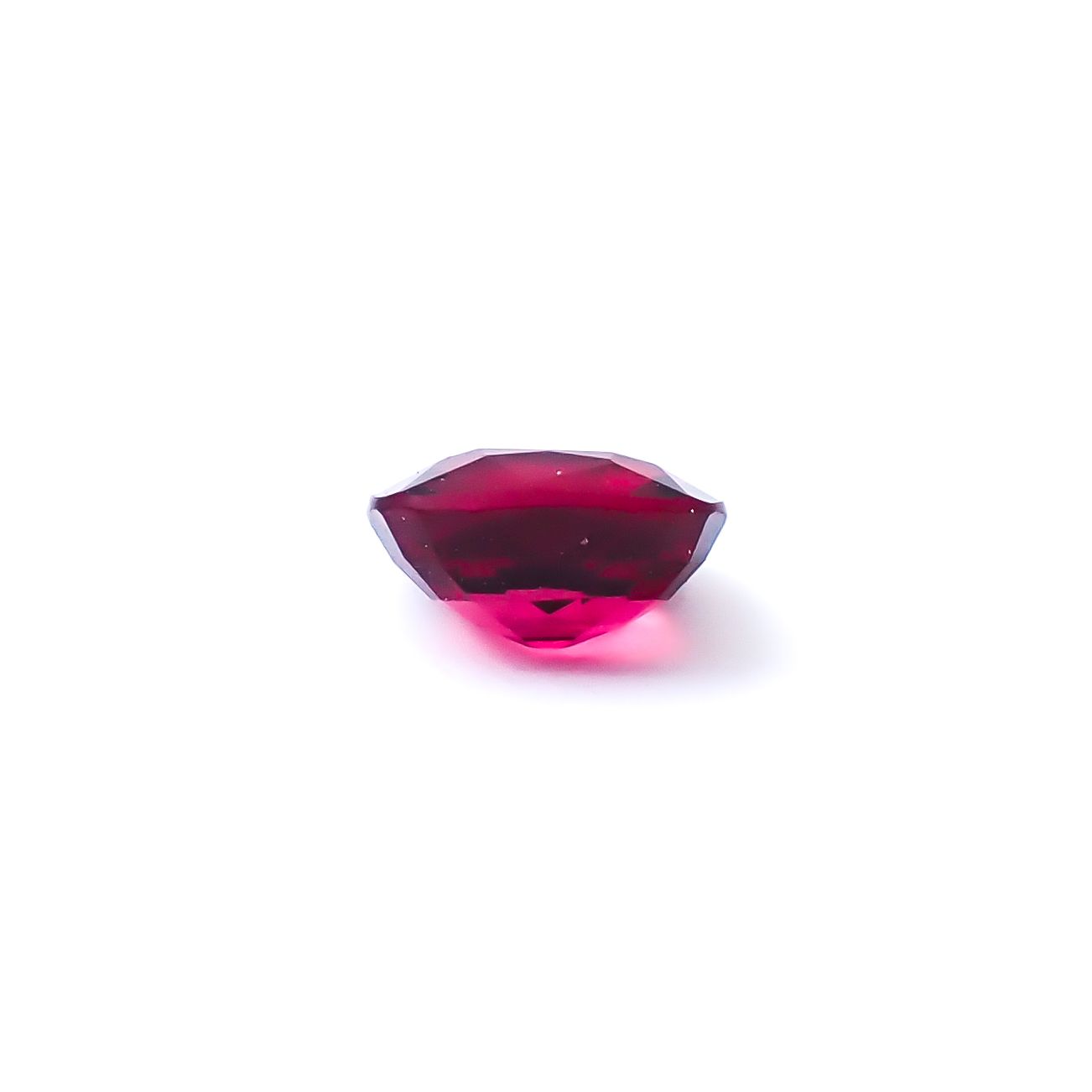 ジェダイスピネル(宝石名スピネル/別名ジェダイスピネル)ビルマ産 GUILD鑑付 0.54ct / 5.02x4.48mm前後 [260732536]