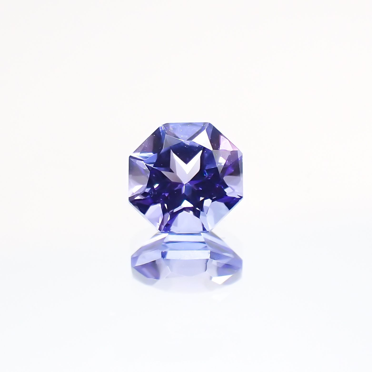 ◇オクタゴンカット◇タンザナイトSA(宝石名タンザナイト) タンザニア産 0.29ct 識別済[210611000]3.9×3.9mm前後
