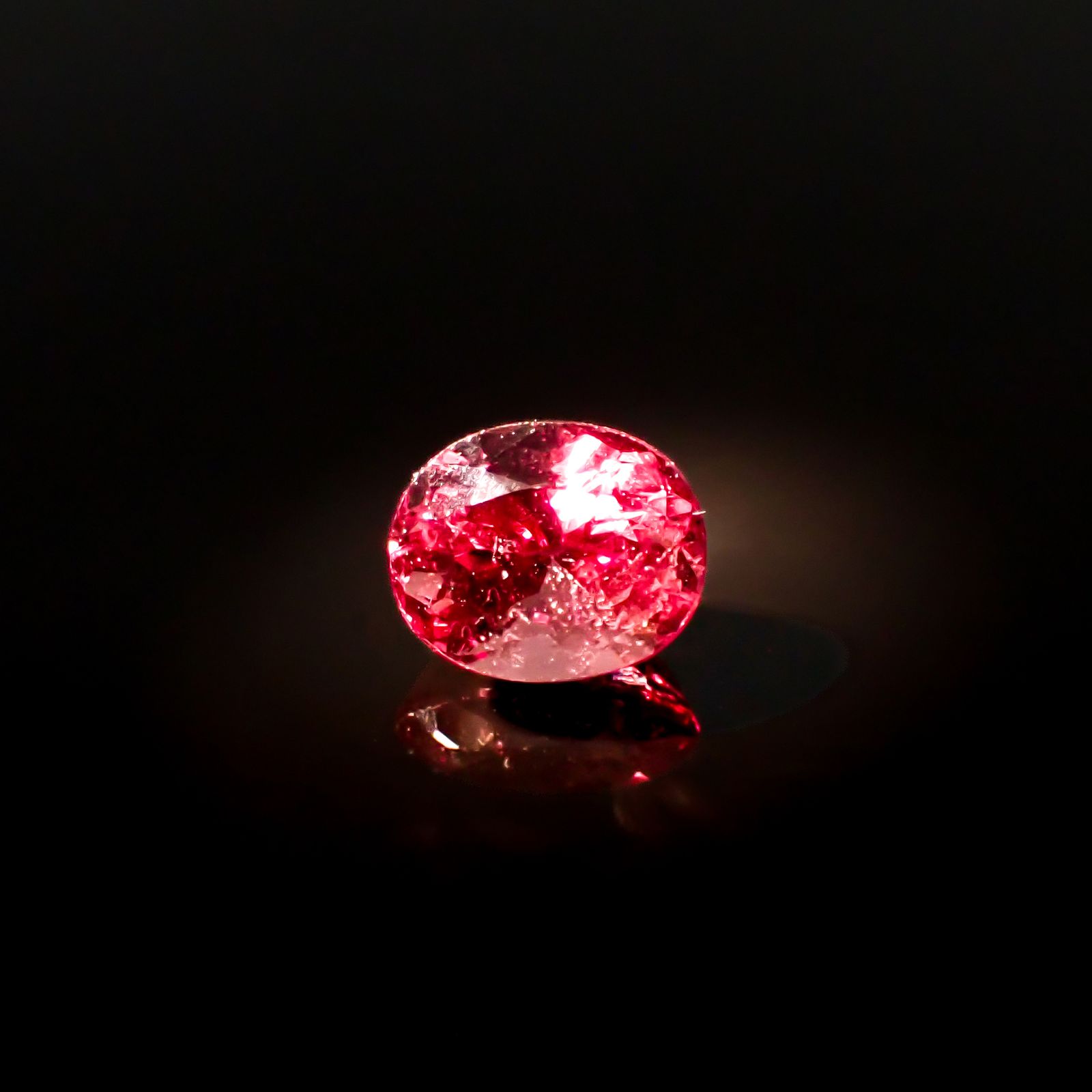 カラーシフト マラヤガーネット(宝石名ガーネット) タンザニア産 1.43ct 識別済[210711881]6.9×5.6mm前後