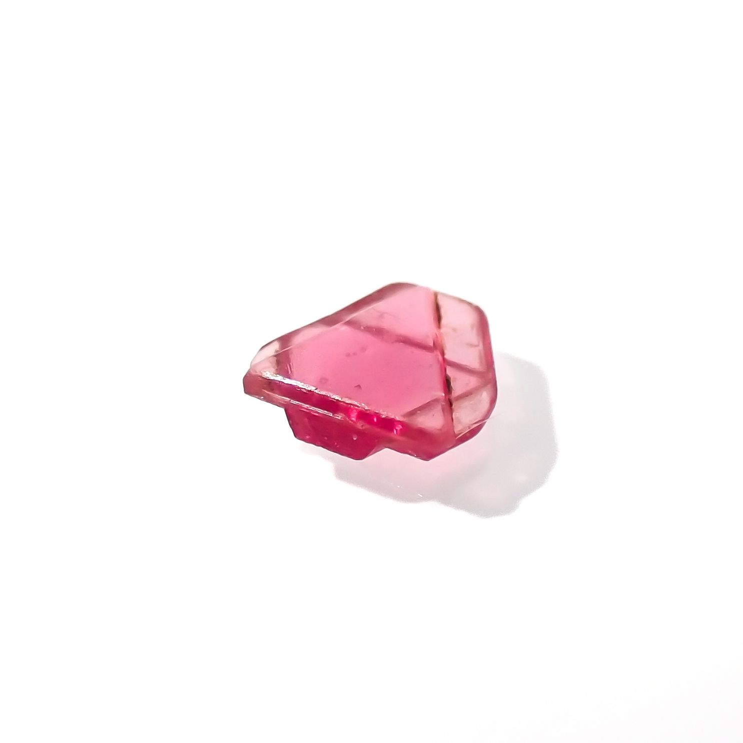 ツインクリスタルスピネル(スピネル式双晶）原石 ビルマ産 0.096ct[231124060]3.5x3.5mm前後