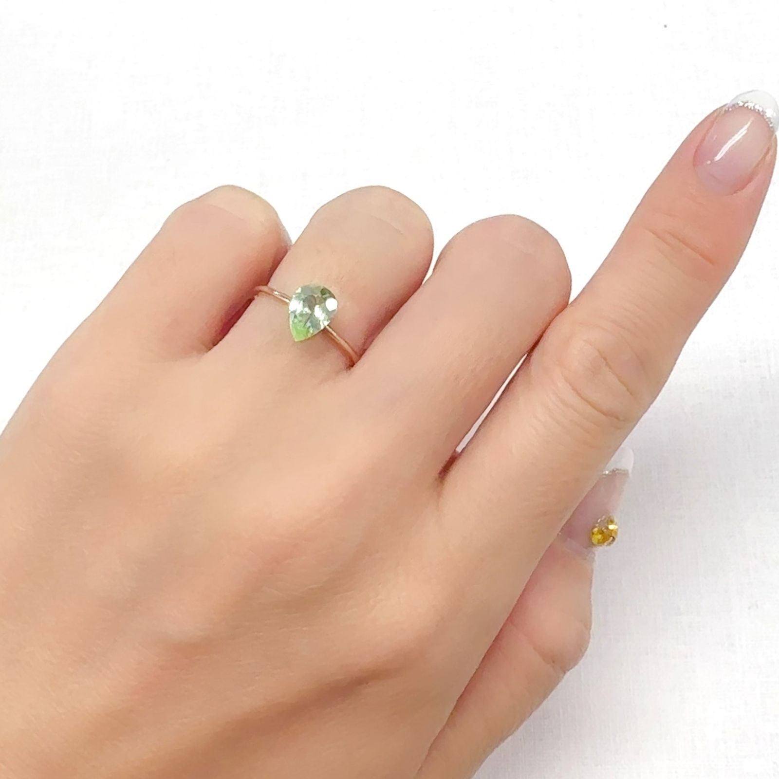 ミントペリドット パキスタン/ノルウェー産 0.92ct[240728557]8x5.9mm前後