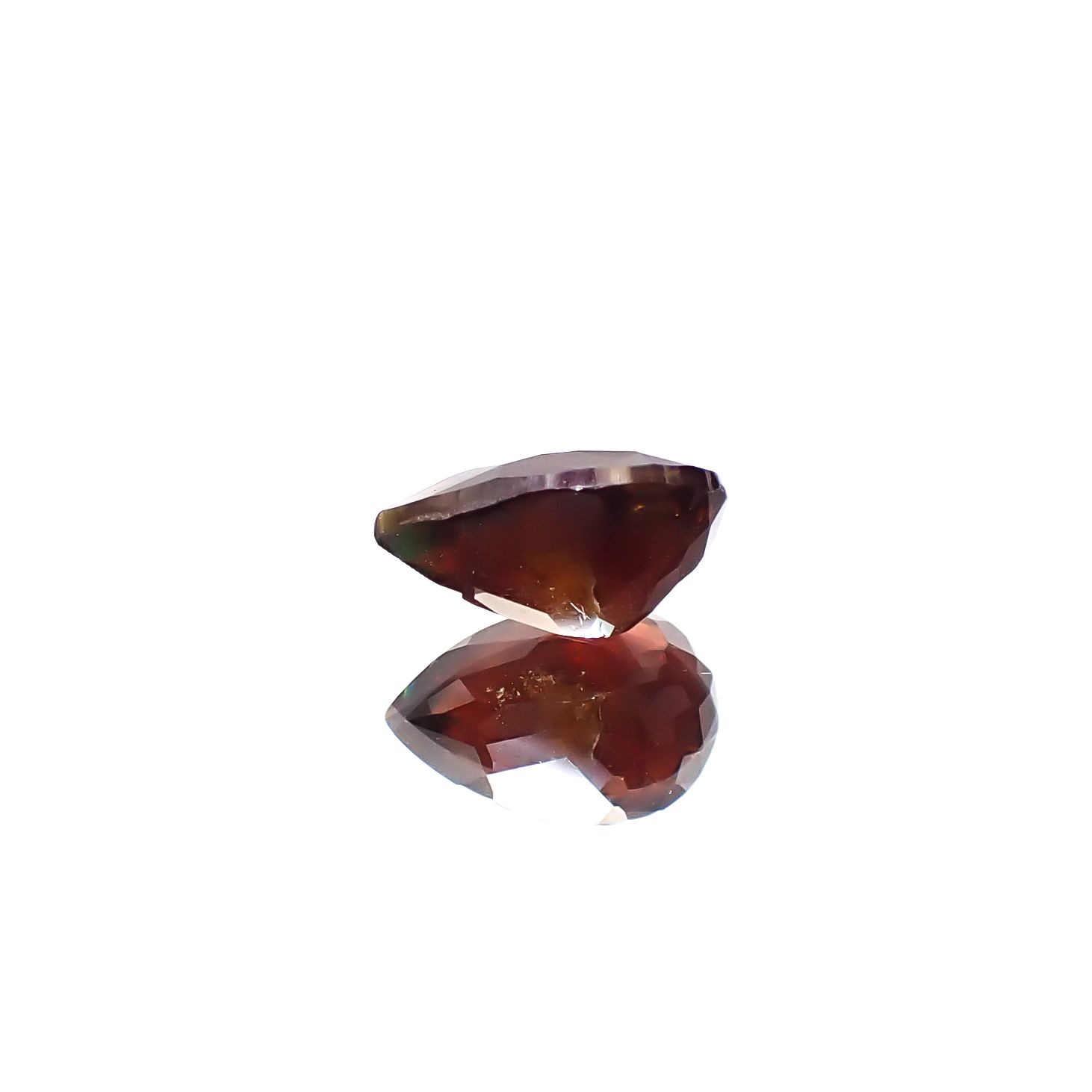 レインボーガーネット 日本・奈良県産 2.17ct [250129675]9.3x6.2mm前後