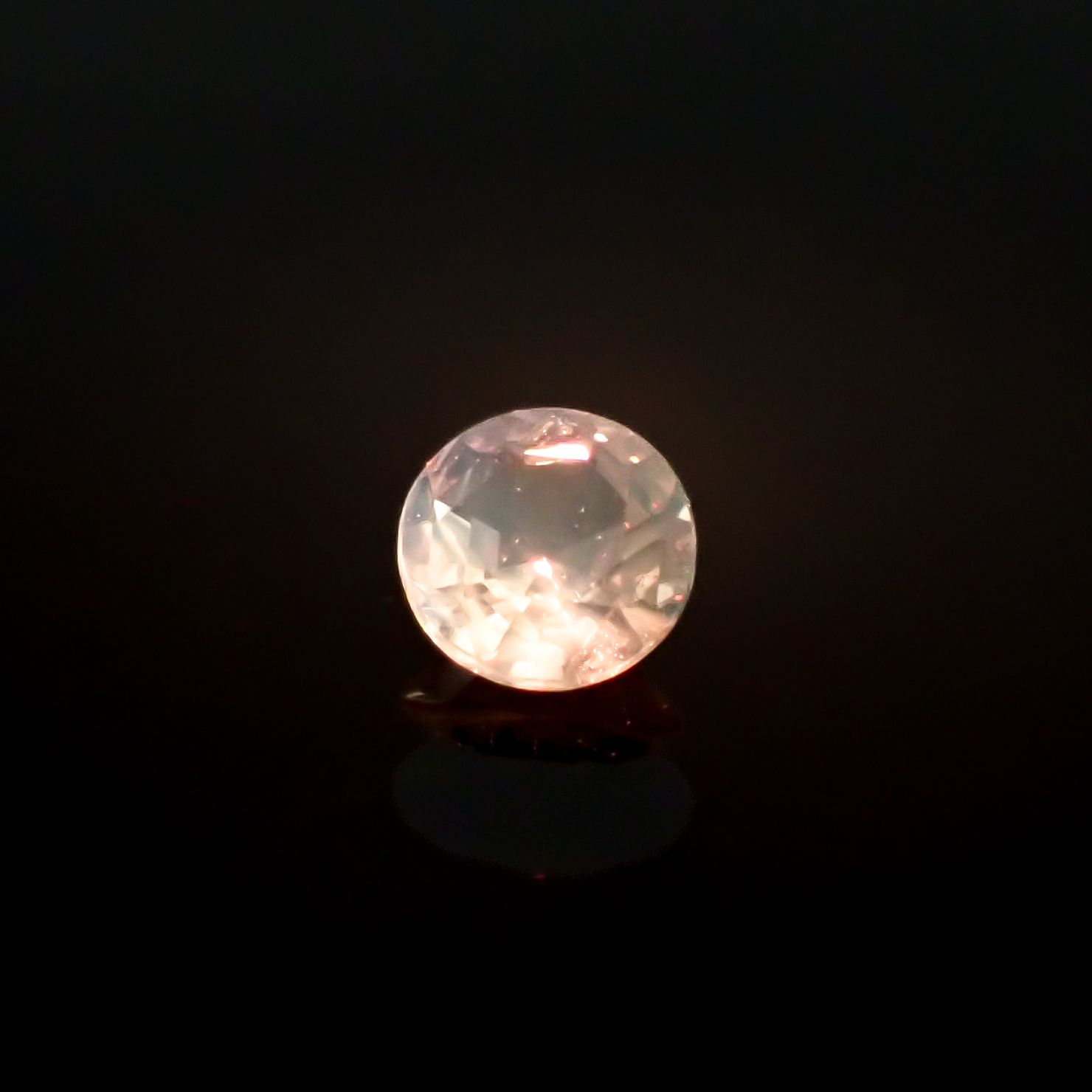 シルキーアレキサンドライト ブラジル・ミナスジェライス州ヘマチタ鉱山産 0.12ct [250129766]3.1x3.1mm前後