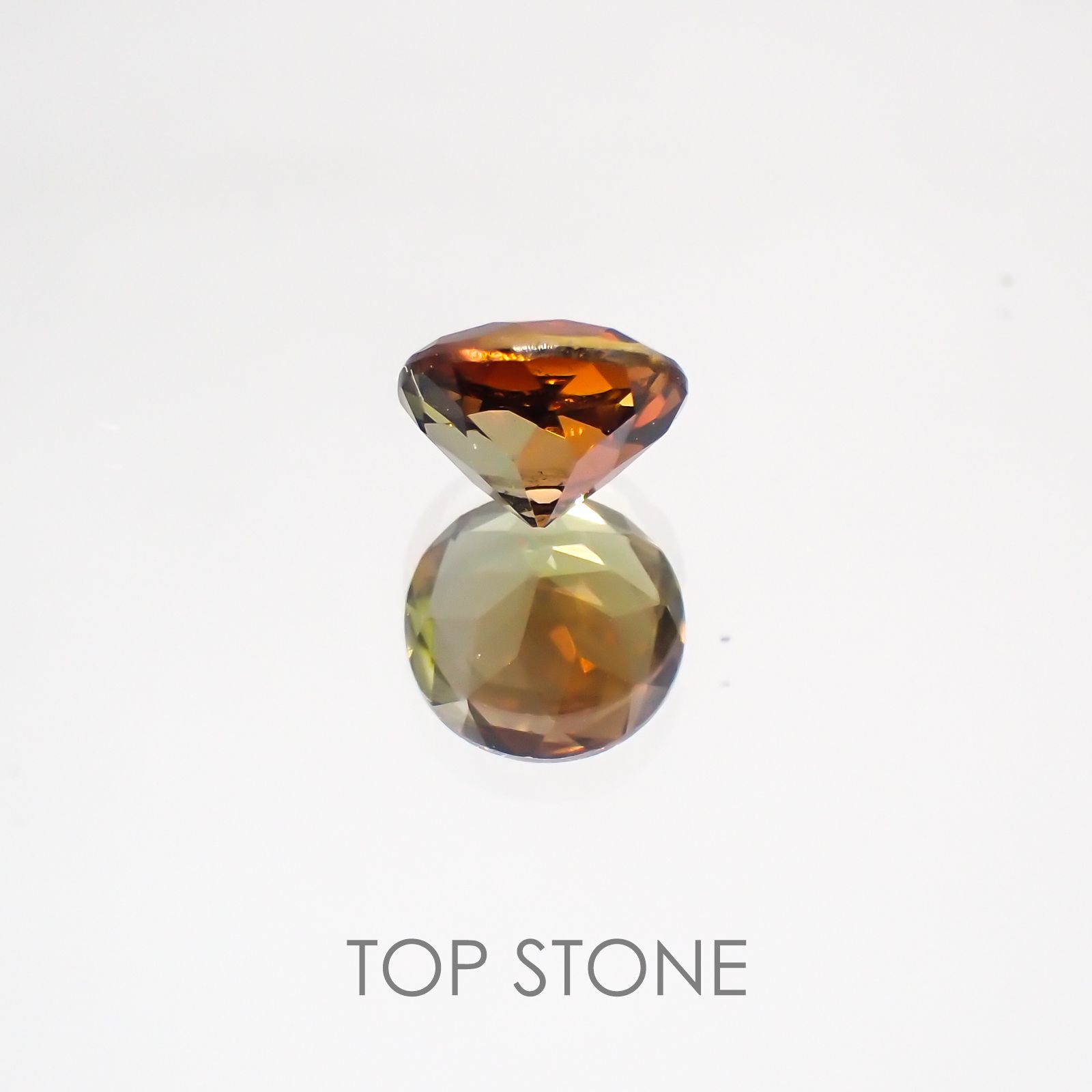 バイカラーアンダリュサイト スリランカ産 ルース 0.58ct[21059875]5.1×5.1mm前後