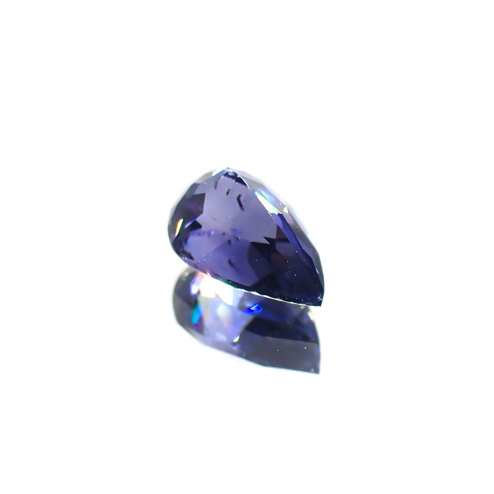 ベニトアイト(宝石名ベニトアイト) アメリカ・カリフォルニア州産 ソ付(彩珠) 1.435ct / 8.1x5.5mm前後 [20052504]