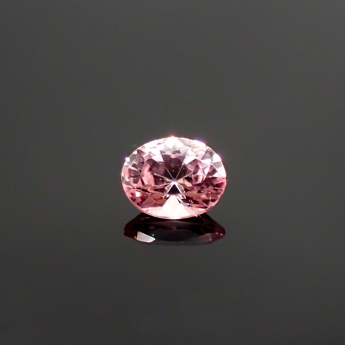 パパラチャサファイア(宝石名サファイア/別名パパラチャ・サファイア) スリランカ産 0.429ct ソ付(日独)[210711679]5×4mm前後