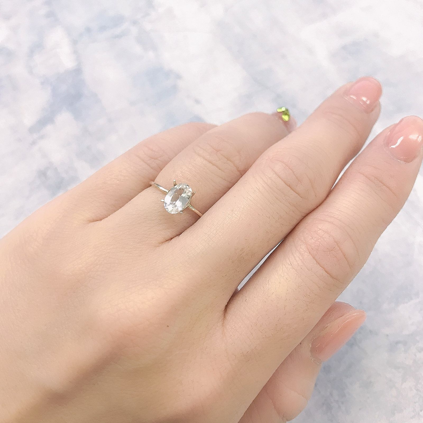 カラーレスエンスタタイト(宝石名ホワイト・エンスタタイト)スリランカ産 0.88ct 識別済[220115570]7.4x5mm前後