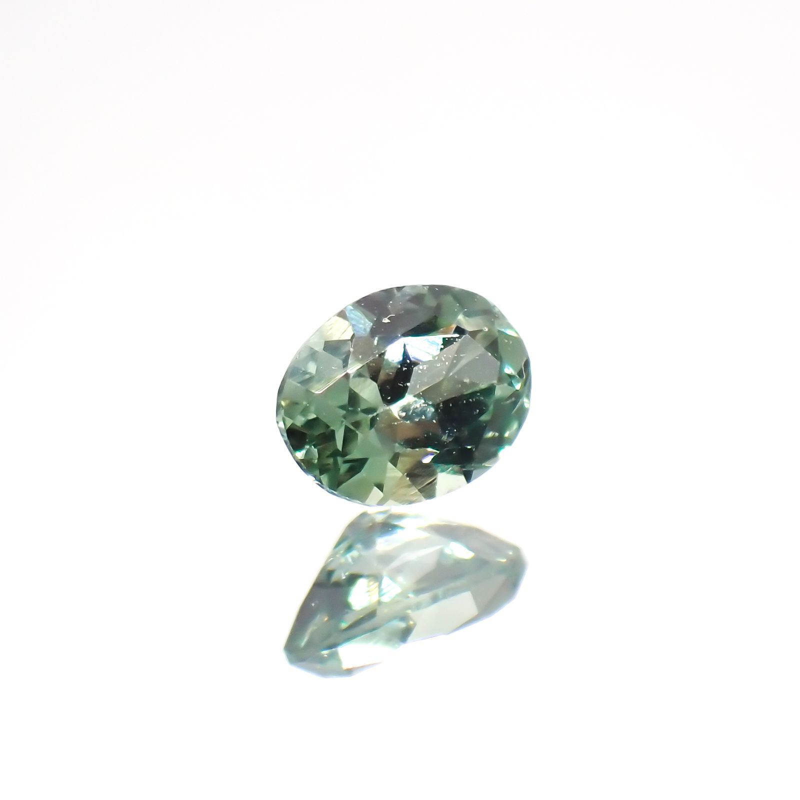 モンタナサファイア(宝石名サファイア)アメリカ・モンタナ州産 0.22ct 識別済[220114636]3.9x2.9mm前後