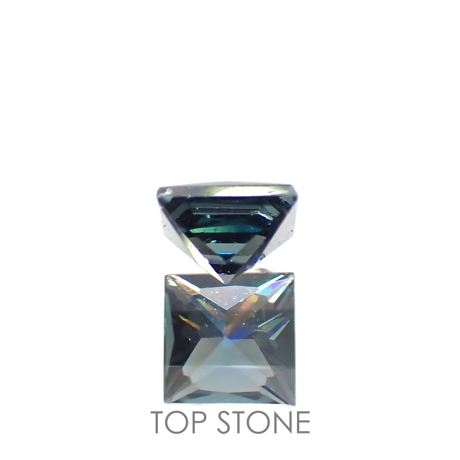 ◇プリンセスカット◇カラーチェンジガーネット アレキタイプ(宝石名ガーネット)マダガスカル・ベキリー産 0.17ct 識別済[221219614]2.8x2.8mm前後